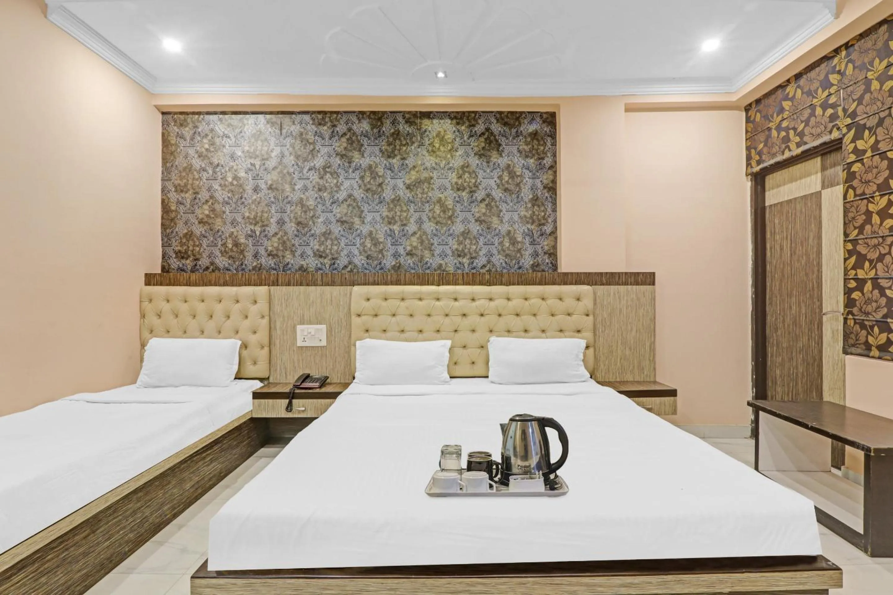 Bedroom, Bed in Super Capital O Townhouse Govinda Royal