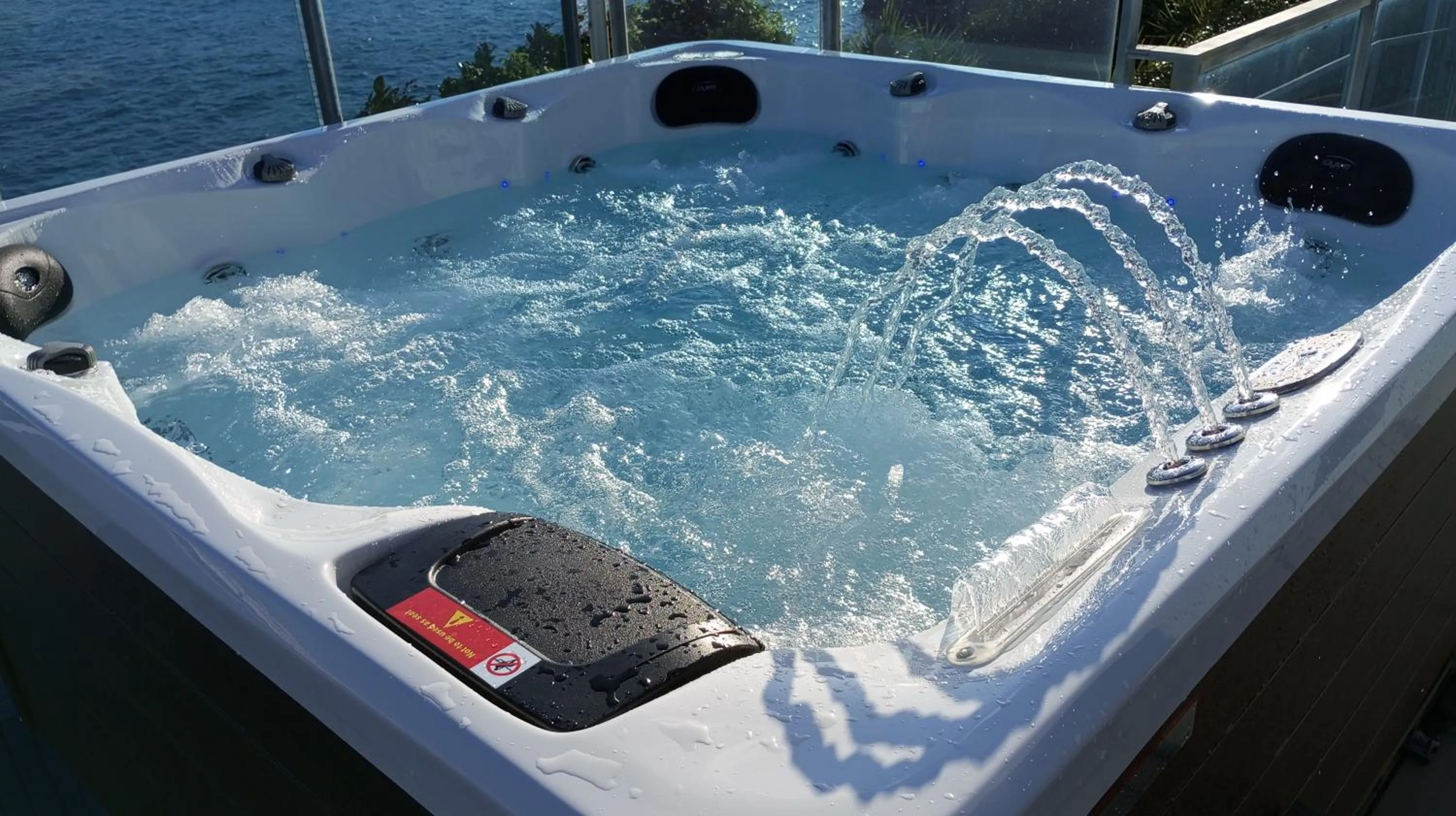 Hot Tub in SALTY HOUSE：海が目の前！