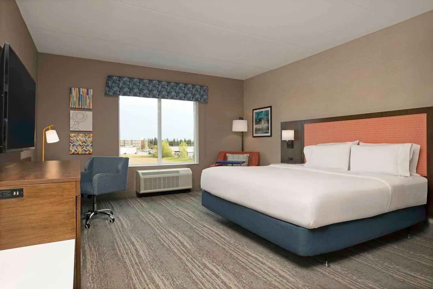 Bedroom, Bed in Hampton Inn by Hilton Port Hope Cobourg