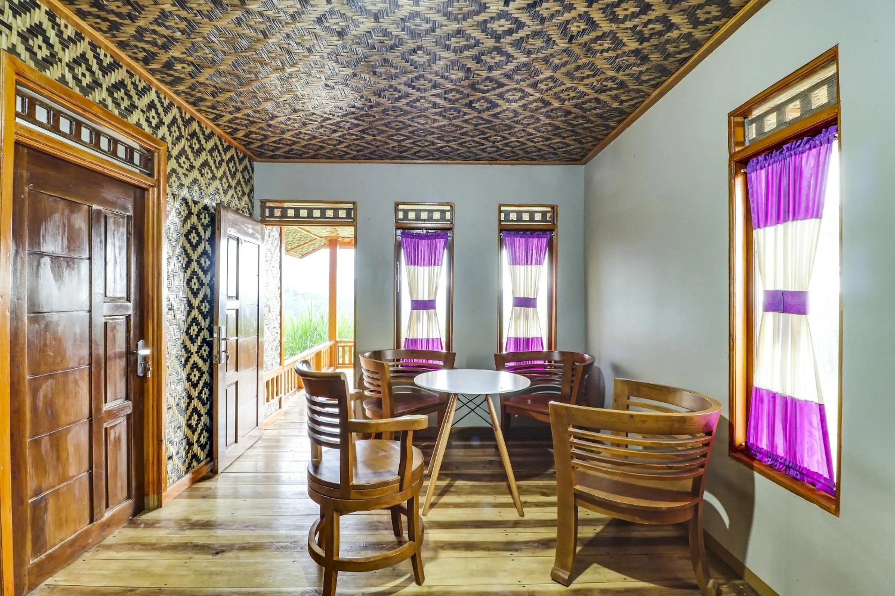 Lobby or reception in Hotel O Desa Wisata Guranteng