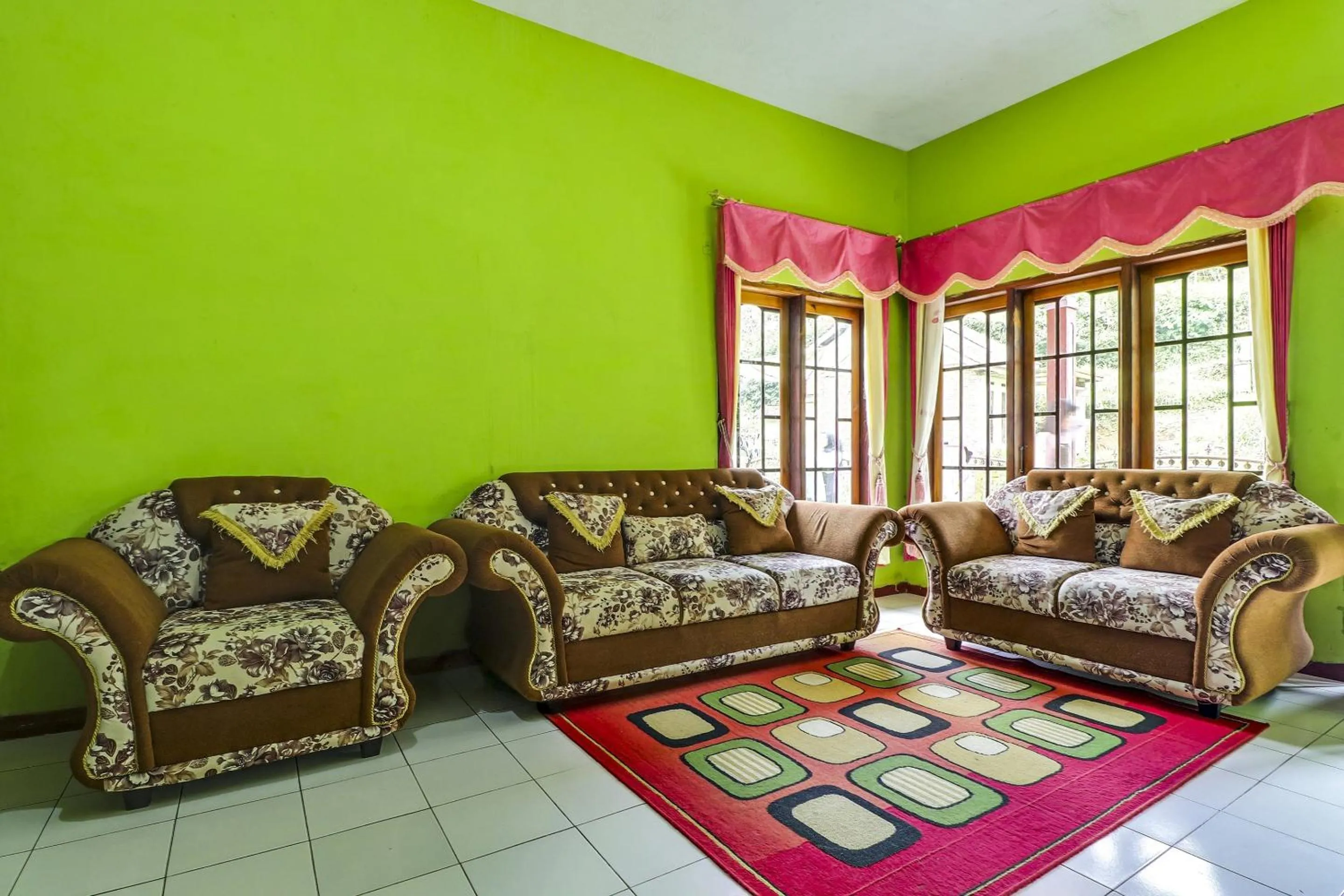 Lobby or reception in Hotel O Desa Wisata Guranteng