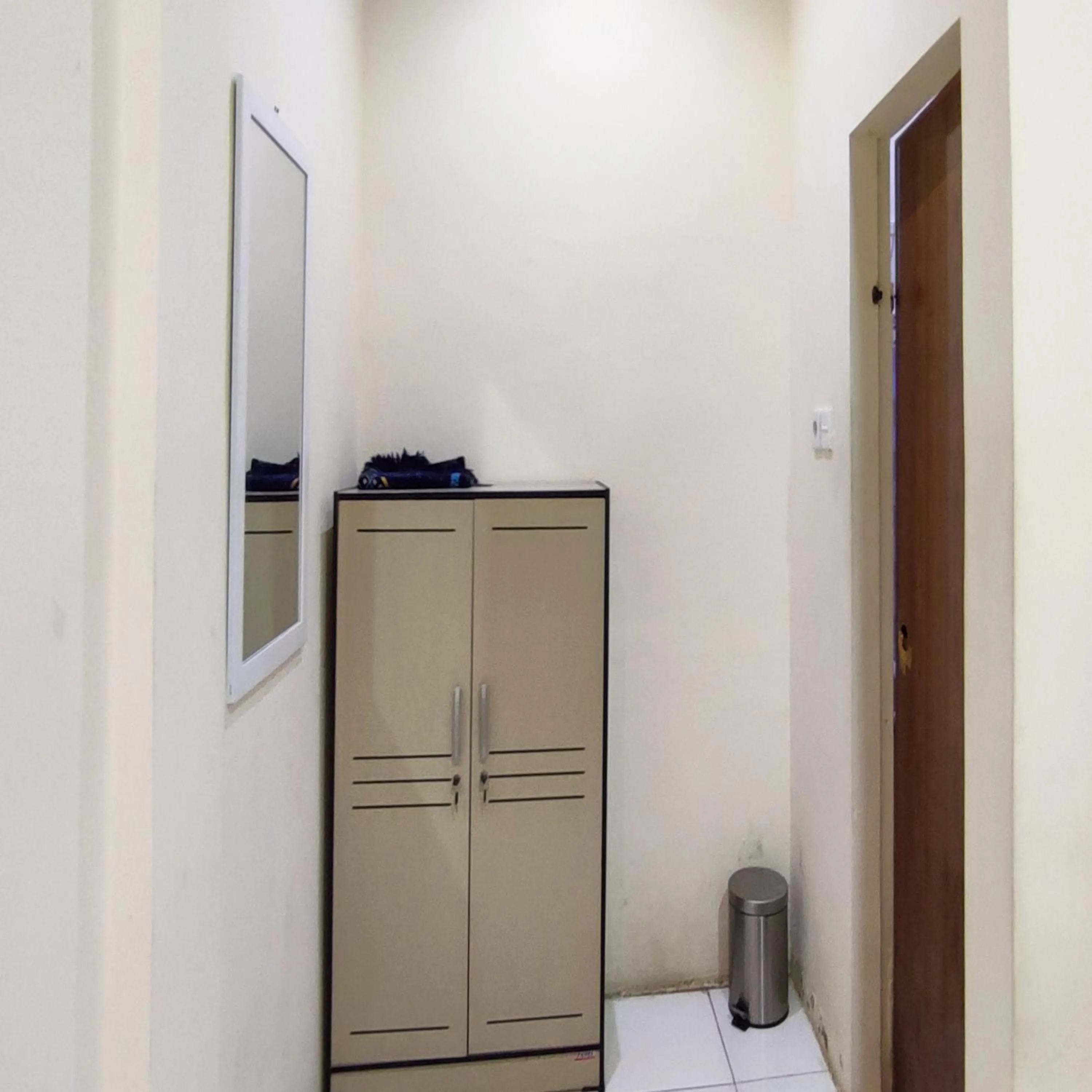 Bedroom in RedDoorz Syariah at Khalifi Guest House Padang