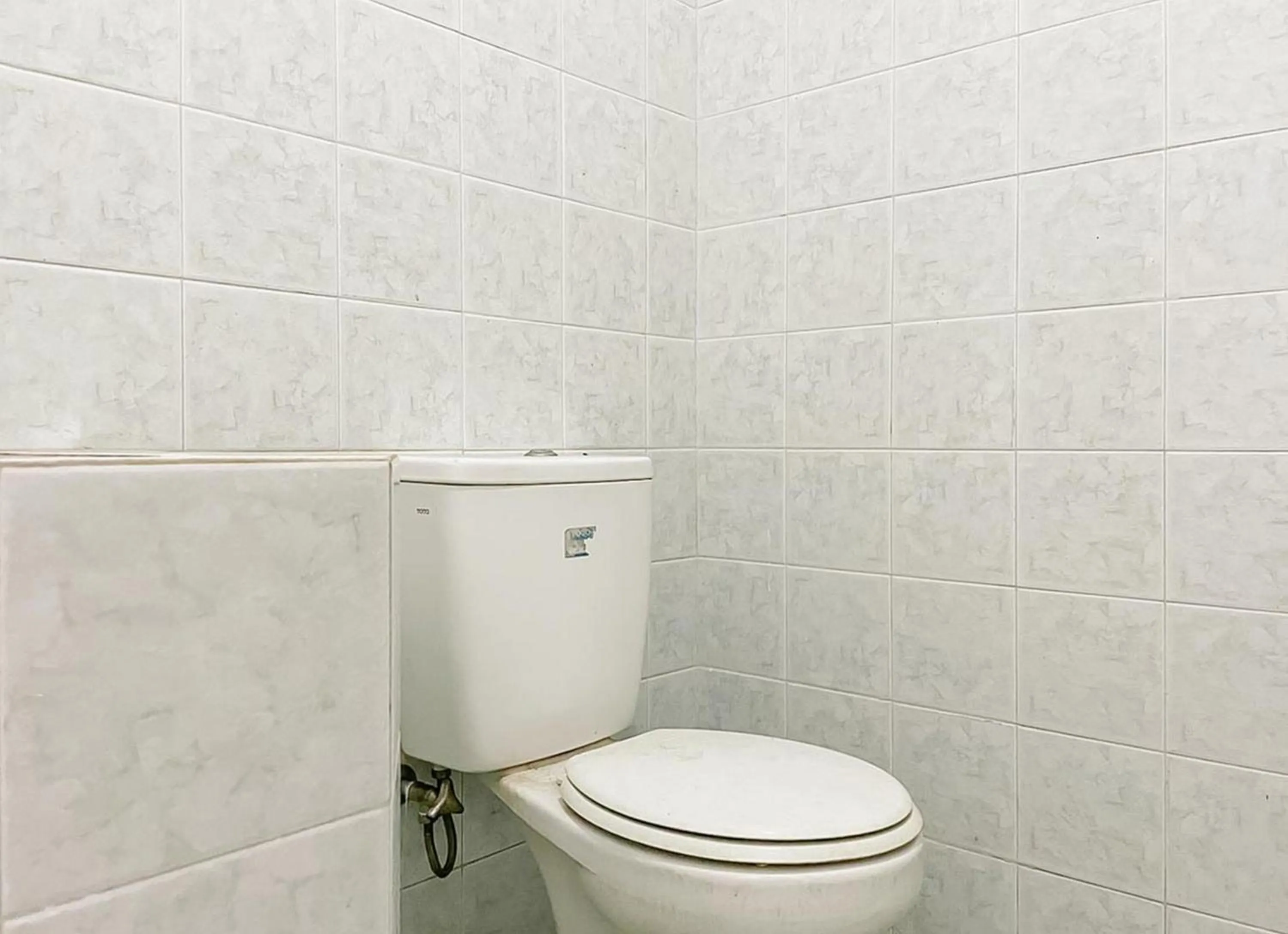 Bathroom in RedDoorz at LeDug Tretes