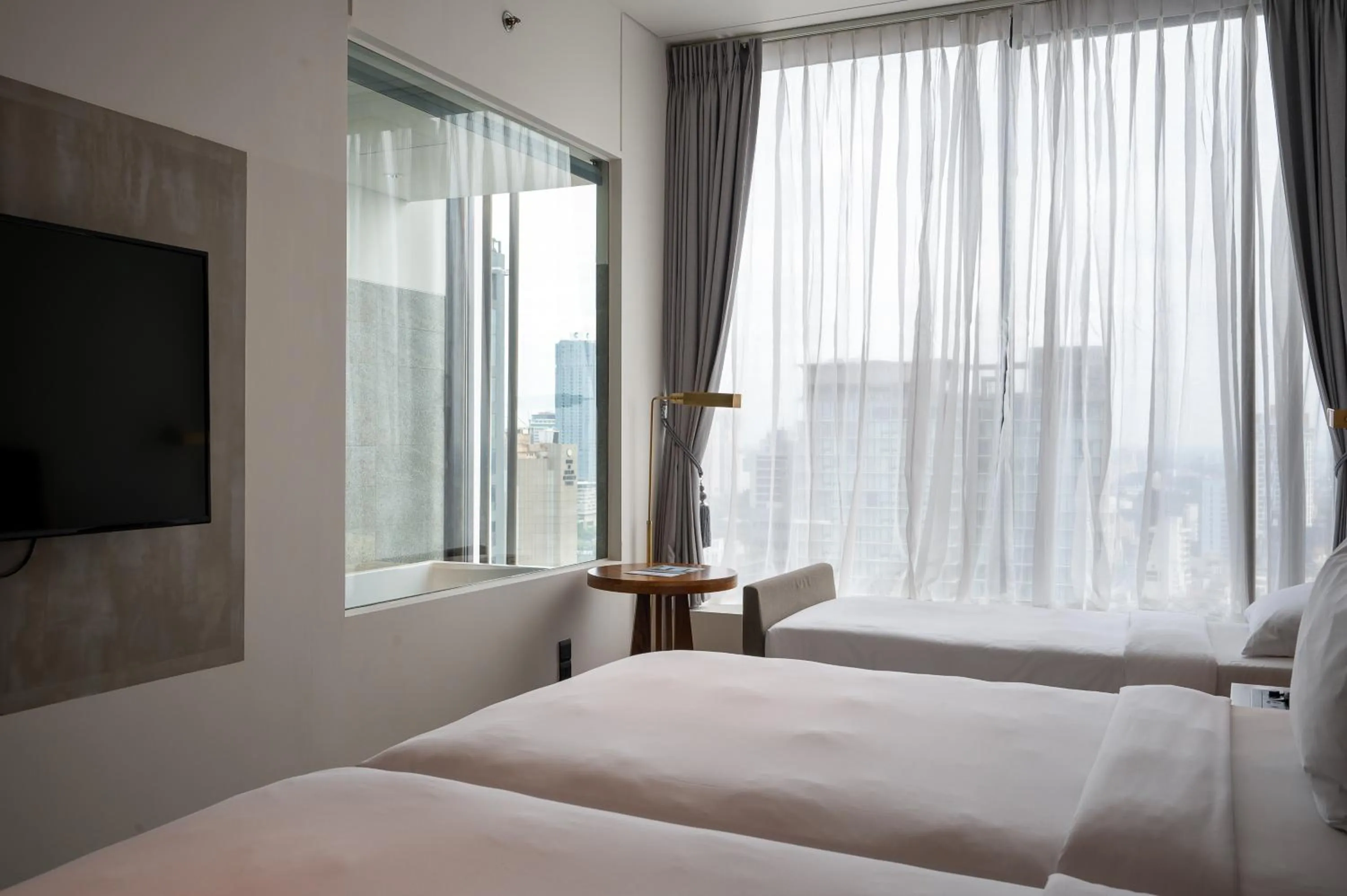 Bed in Granbell Hotel Colombo