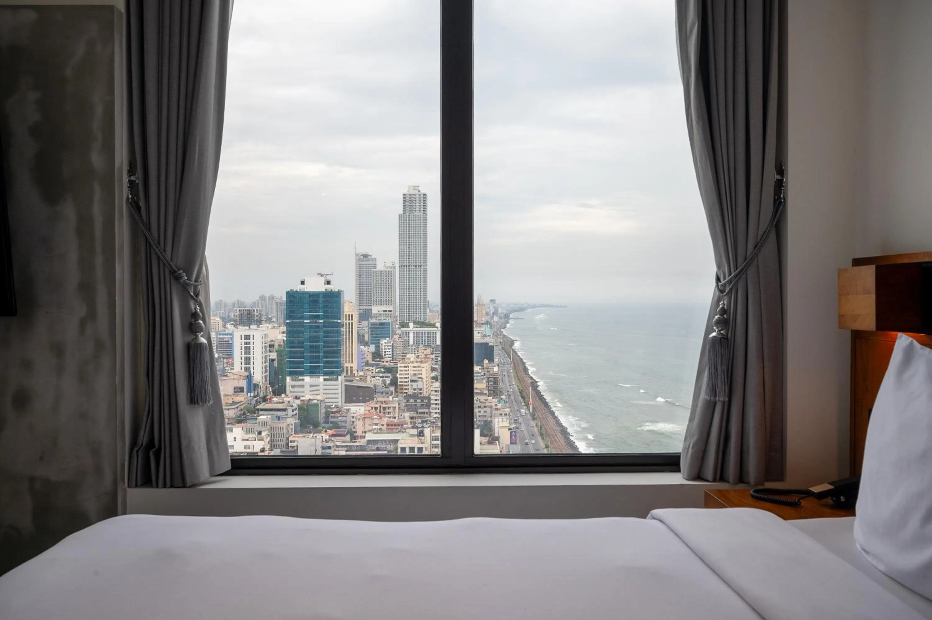 Bed in Granbell Hotel Colombo