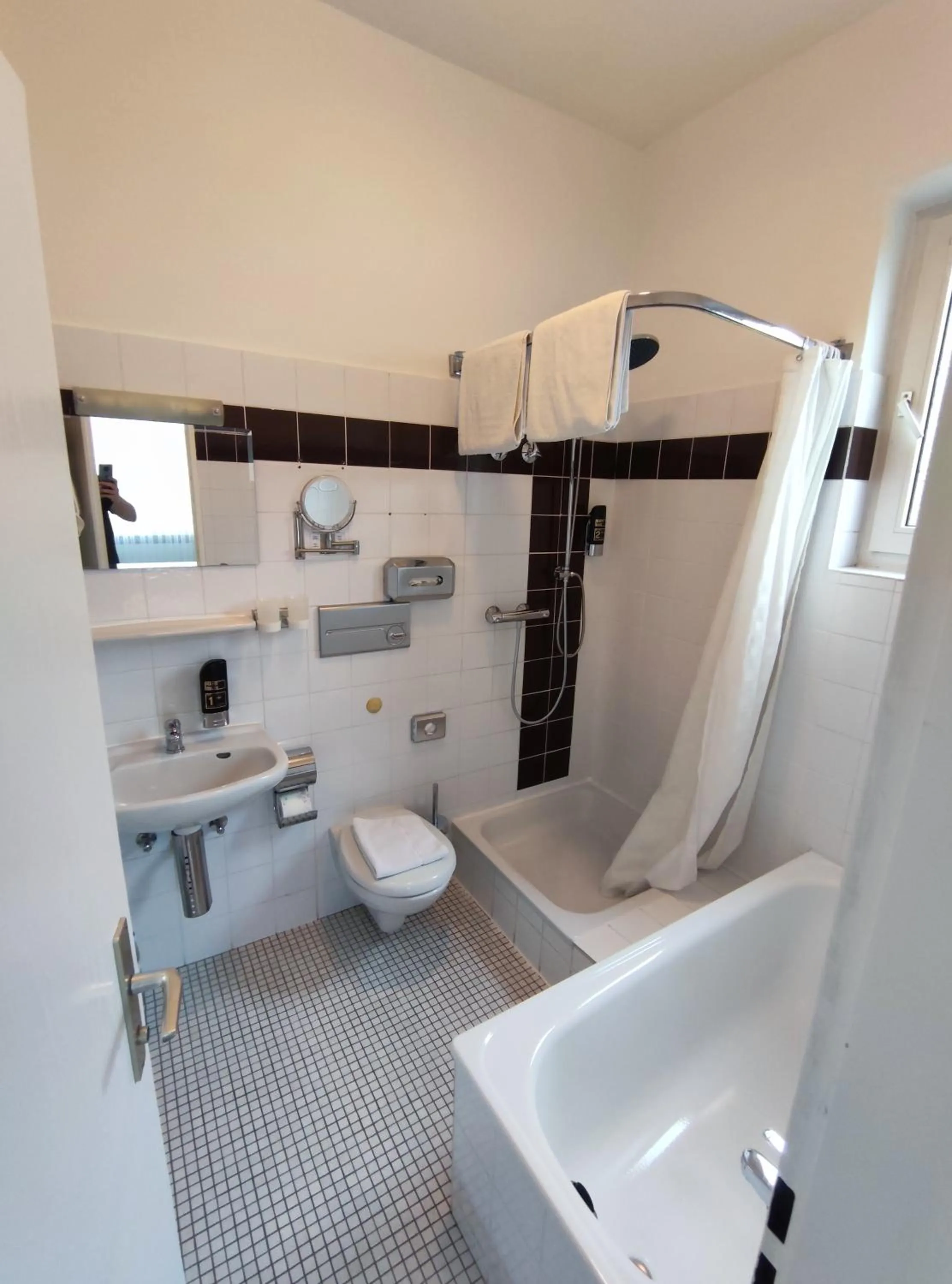 Bathroom in Gästehaus am Bahnhof, Self-Check-In