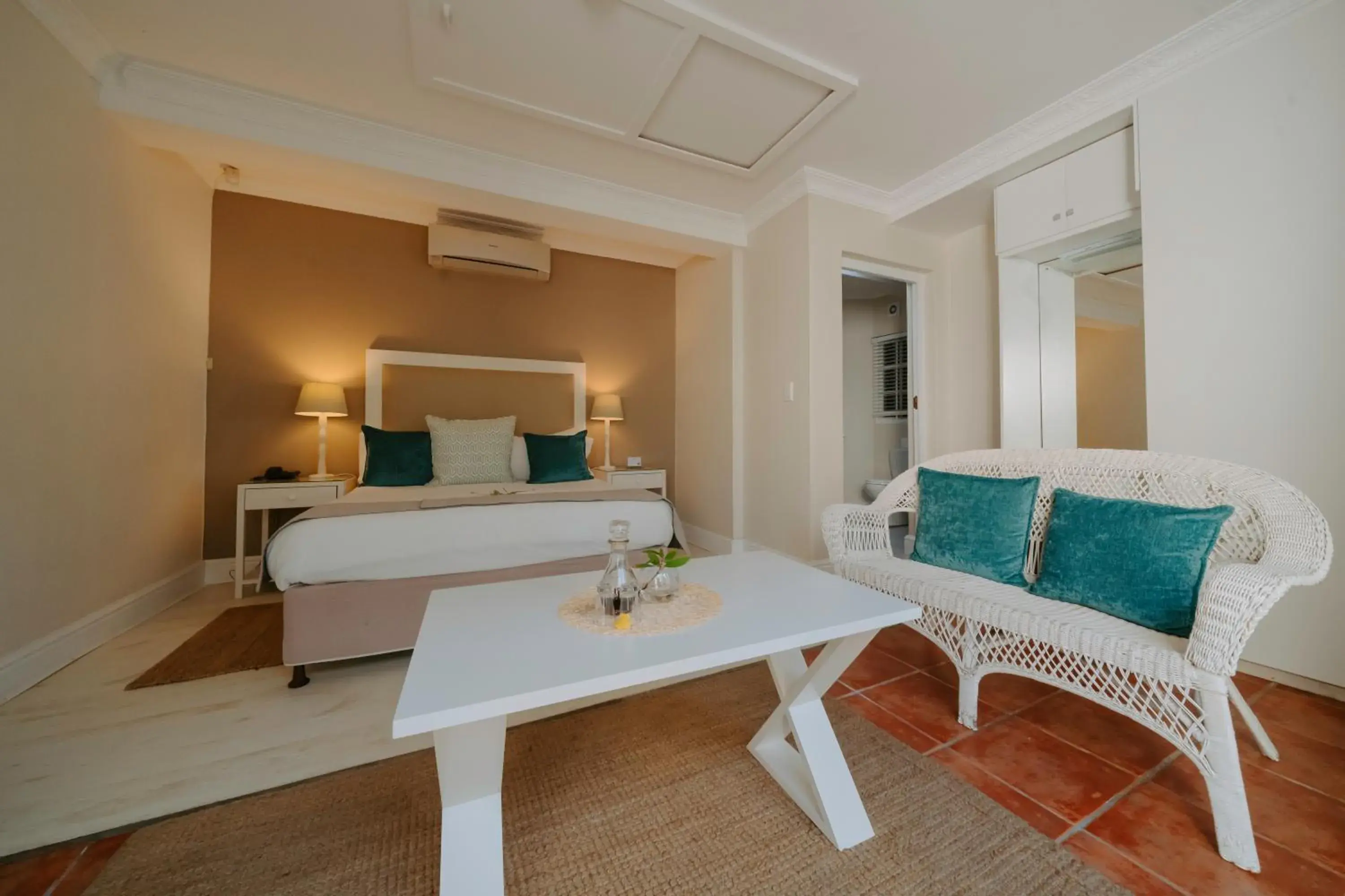 Standard Room with Pool View - single occupancy in The Cottage Pie Guest House Standard Room with Pool View - single occupancy in The Cottage Pie Guest House