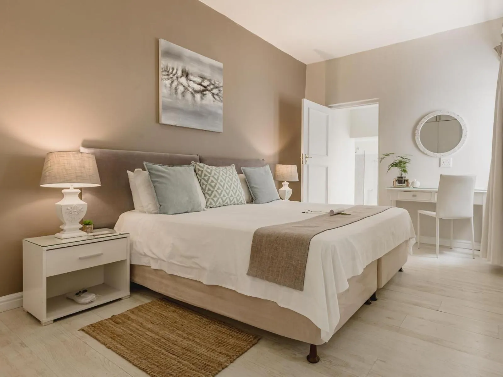 Bed in The Cottage Pie Guest House