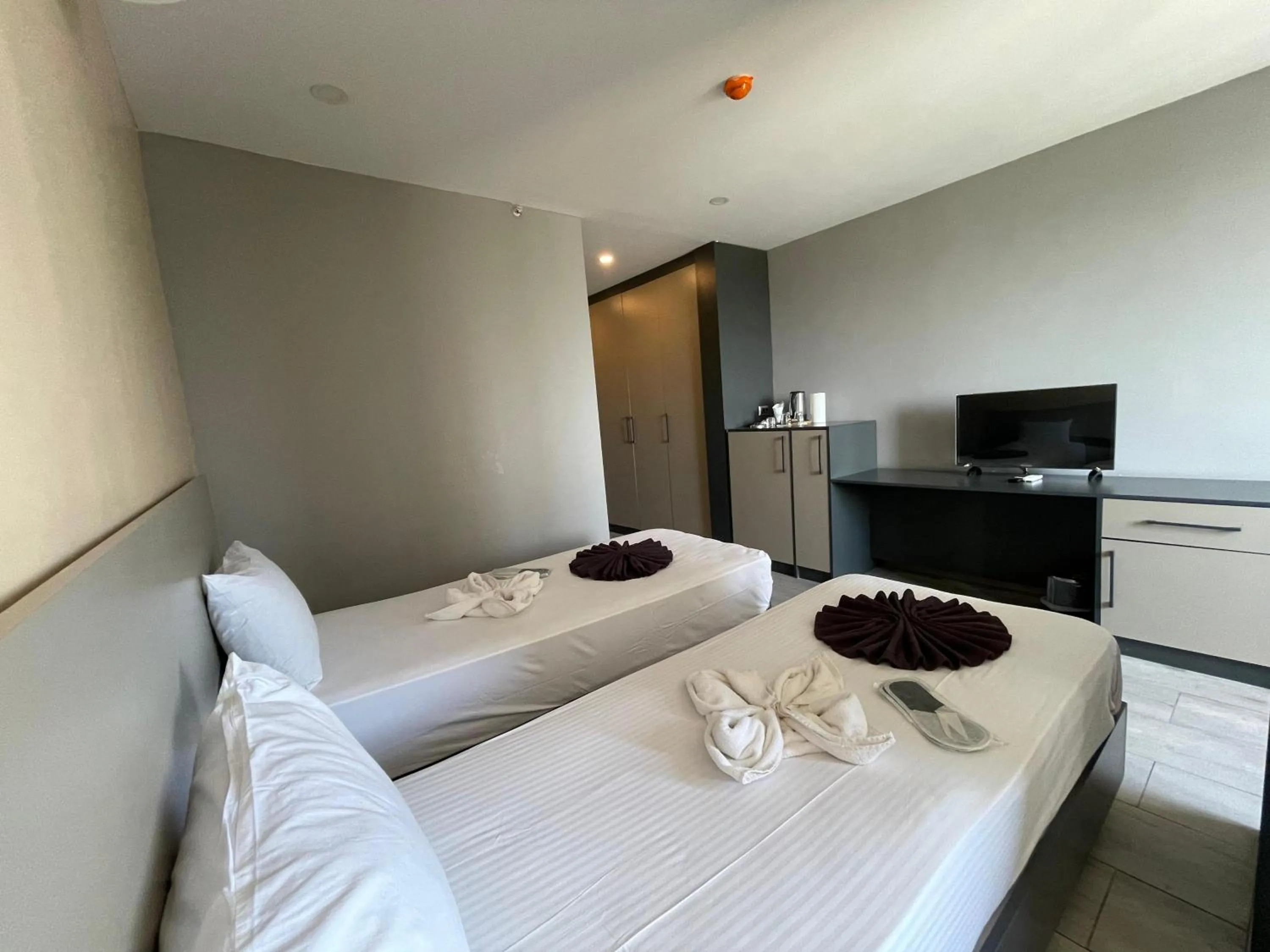 Photo of the whole room, Bed in Agora Royal Residence