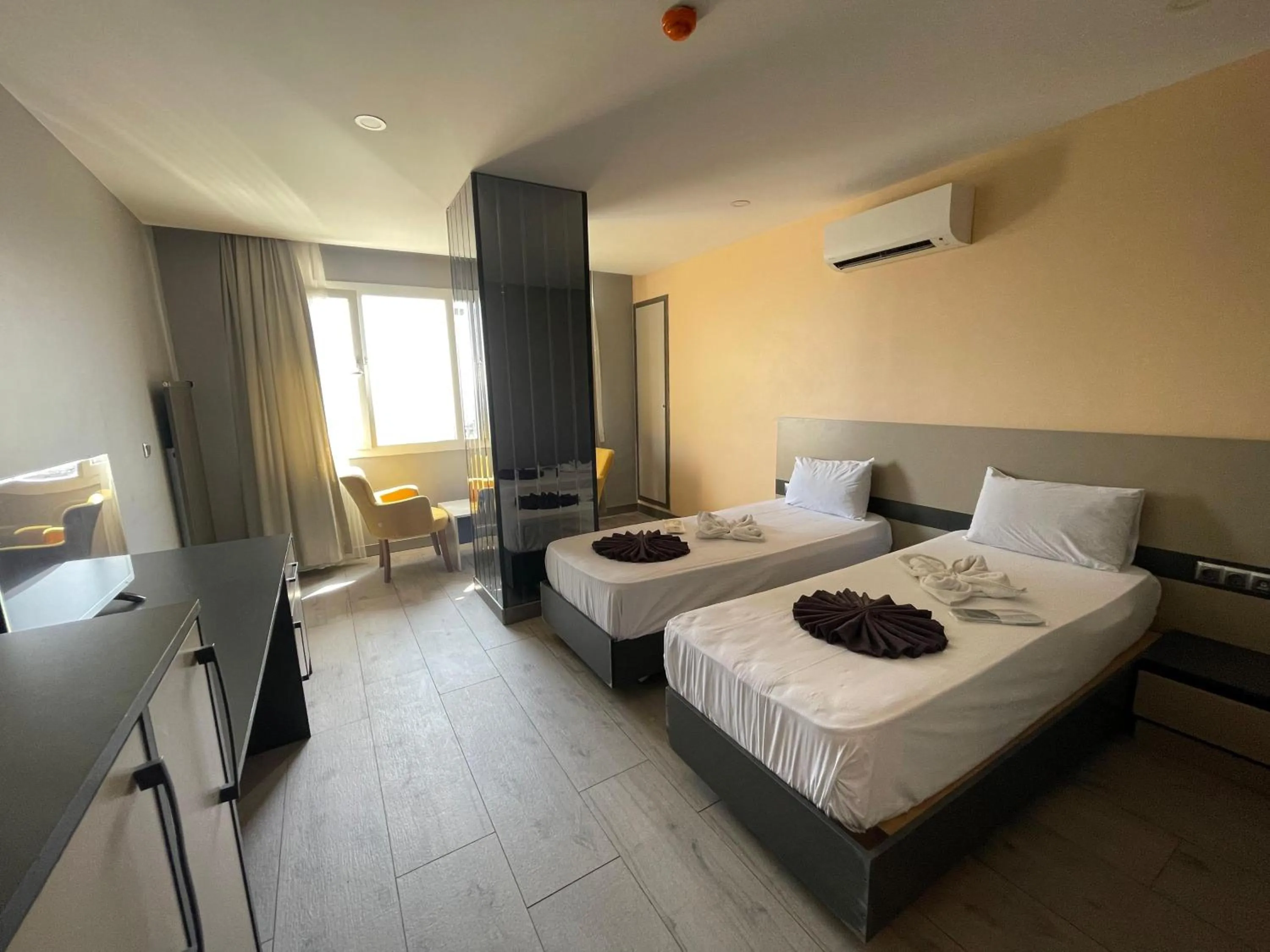 Photo of the whole room, Bed in Agora Royal Residence