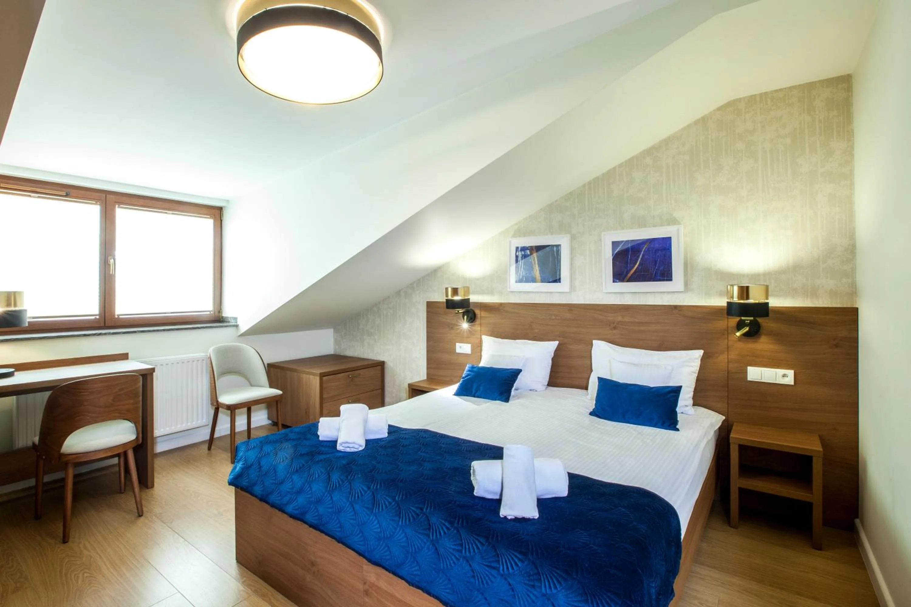 Bedroom, Bed in Portal House Apartments