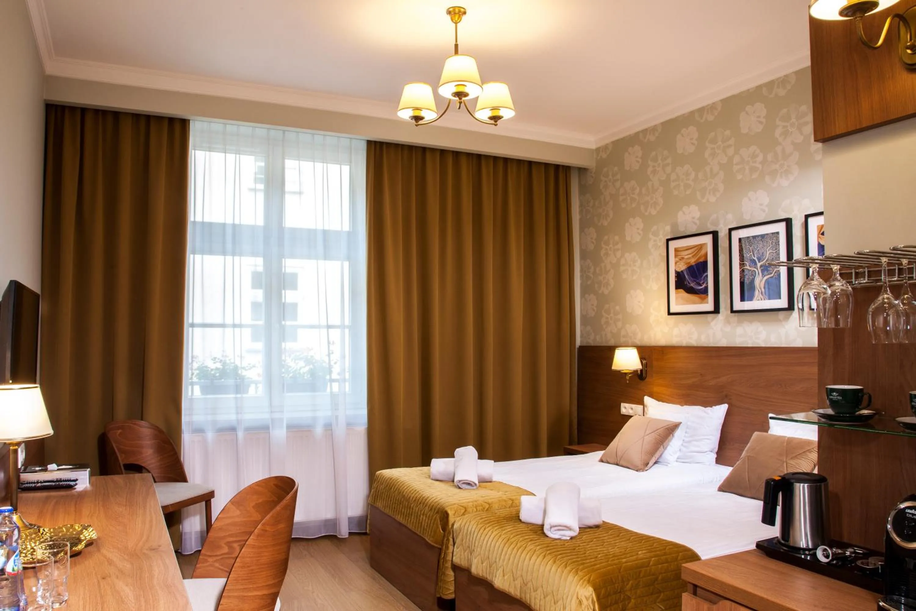 Photo of the whole room, Bed in Portal House Apartments