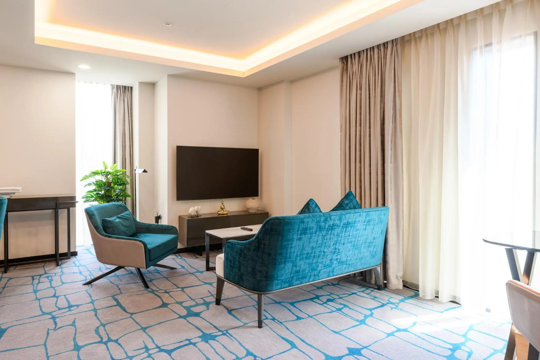 Communal lounge/ TV room in Dao by Dorsett West London