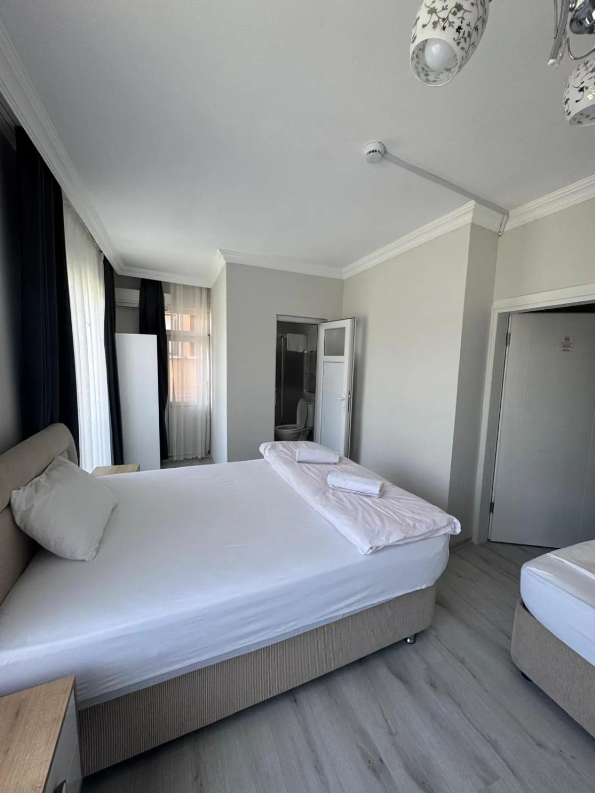 Bed in Ali's Pension ada alis