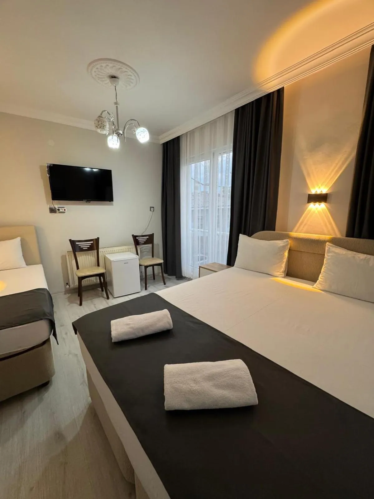 Bed in Ali's Pension ada alis