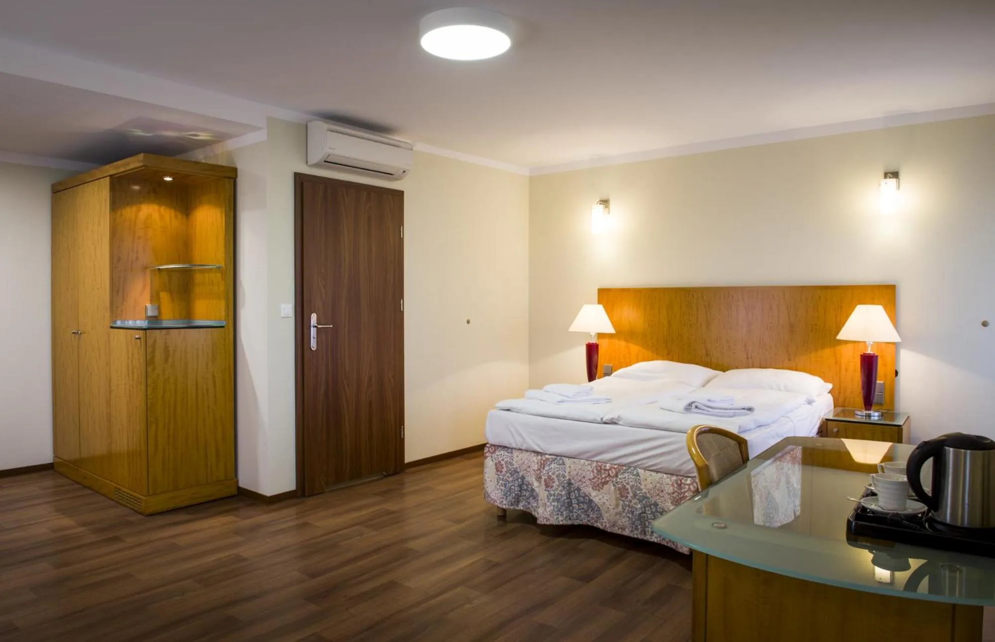 Photo of the whole room, Bed in Hotel Trojan