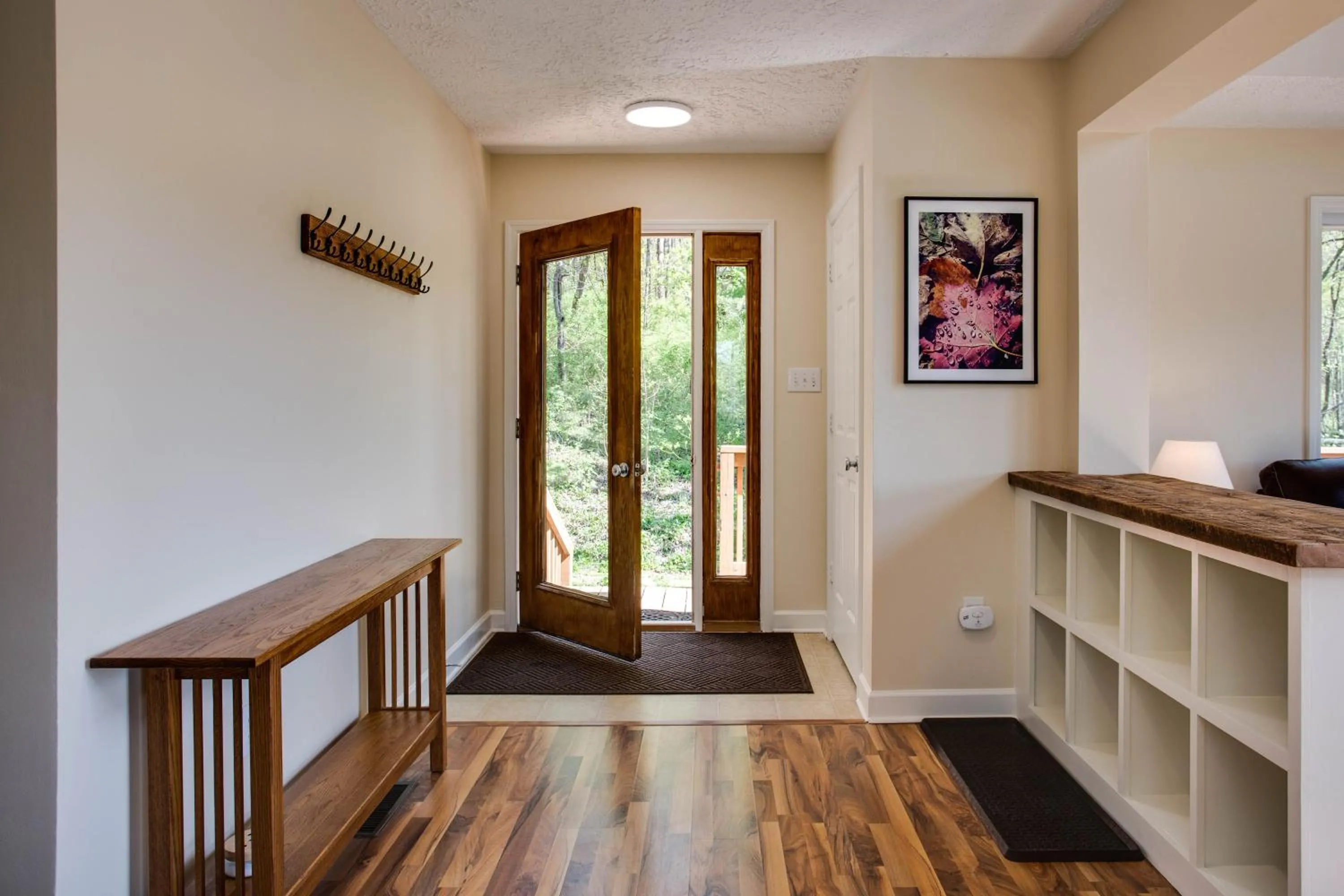 Facade/entrance in Love Ridge Mountain Lodging