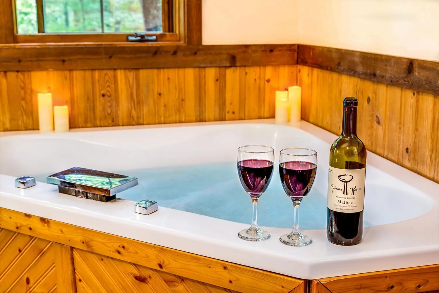 Bath in Love Ridge Mountain Lodging