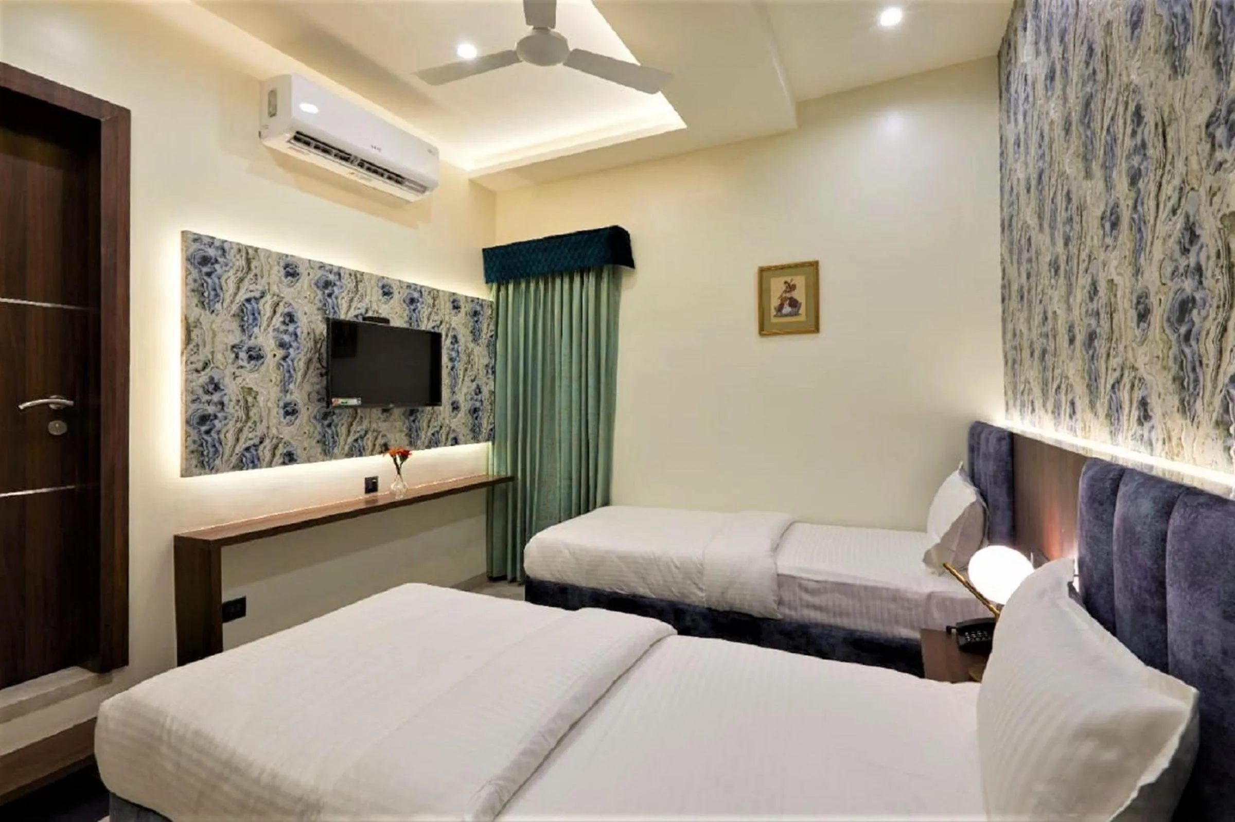 Bedroom, Bed in Hotel Rose Gold