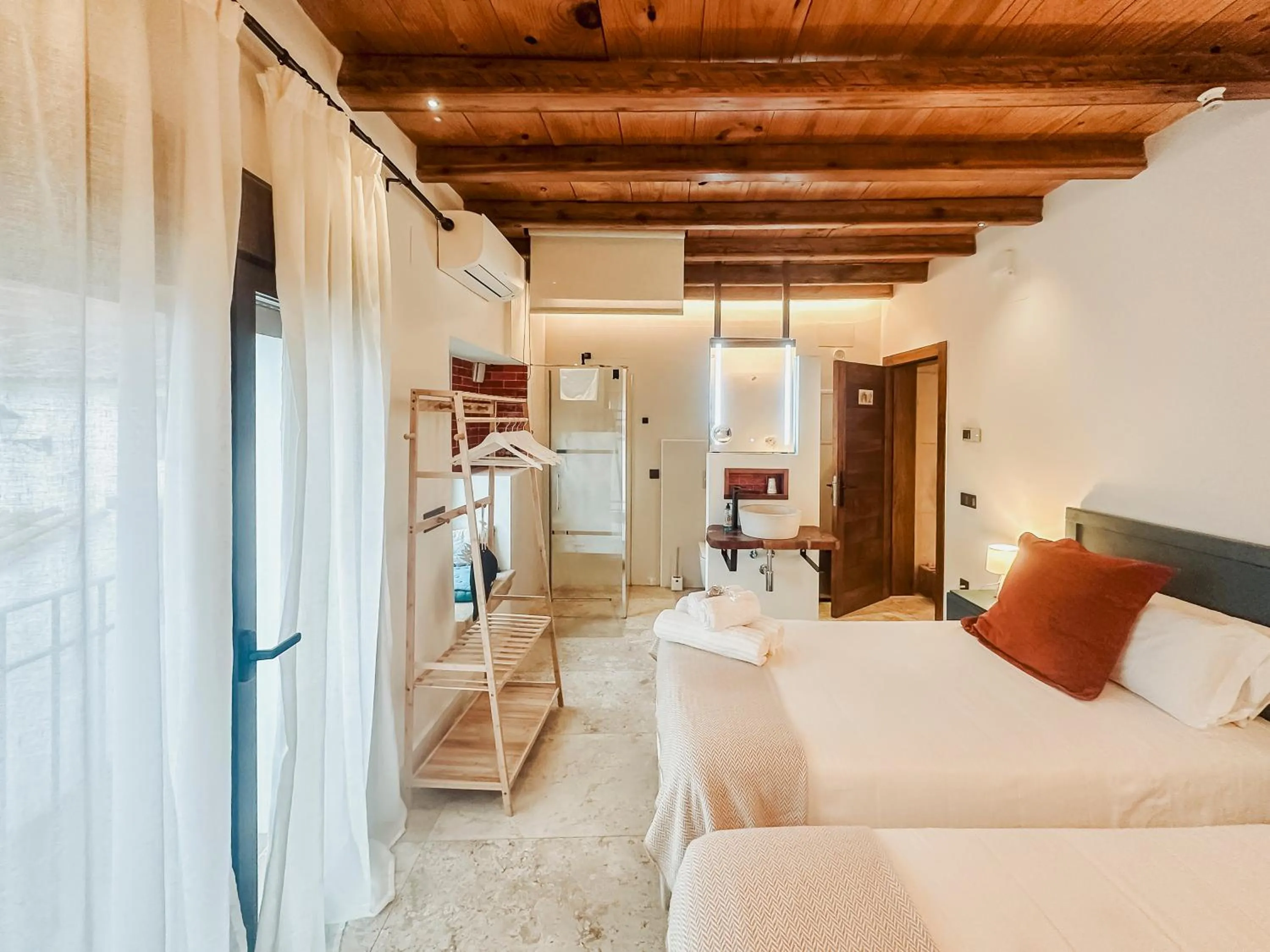 Bed in Hotel Boutique Poeta Jorge Manrique