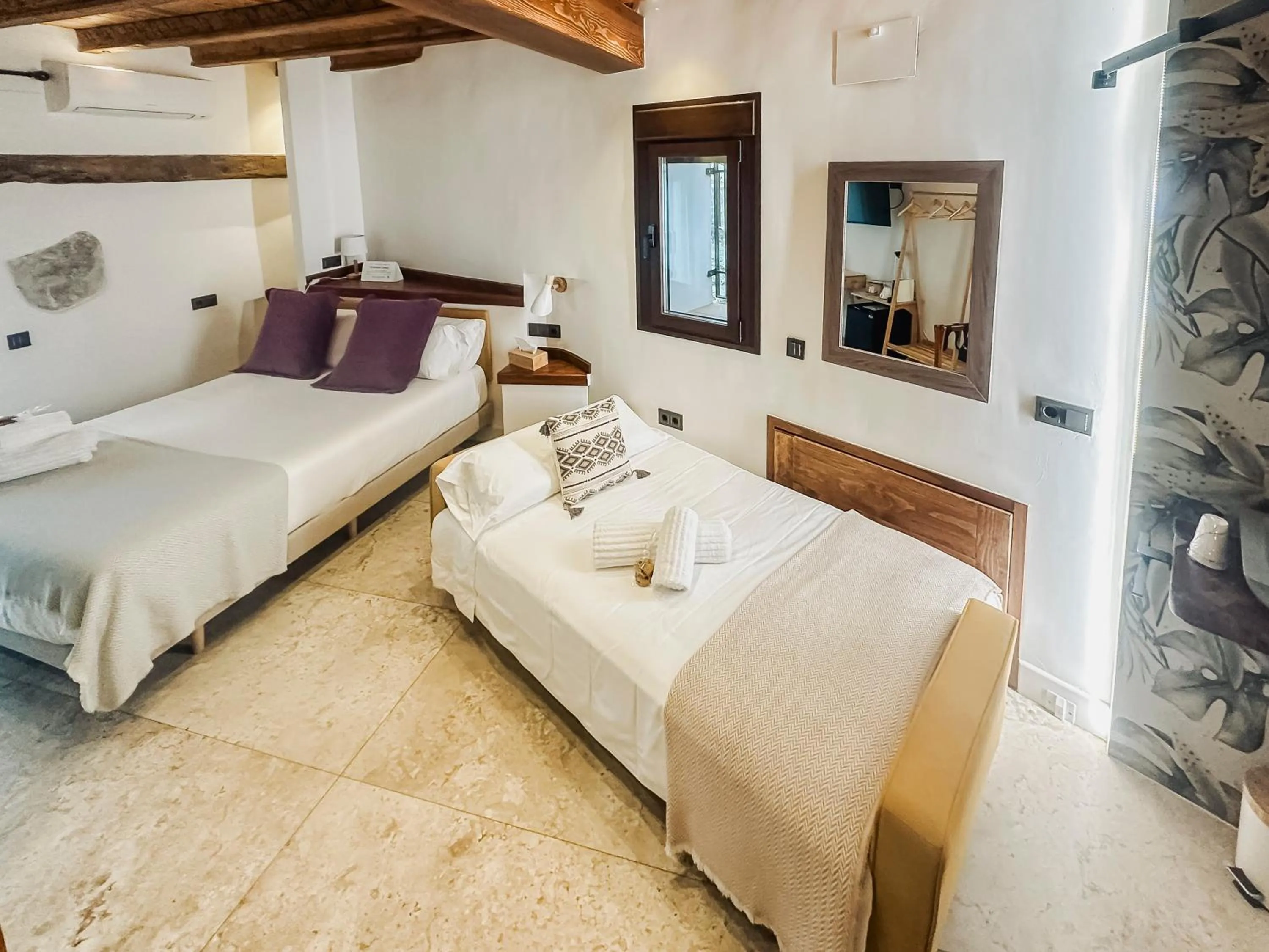 Bed in Hotel Boutique Poeta Jorge Manrique