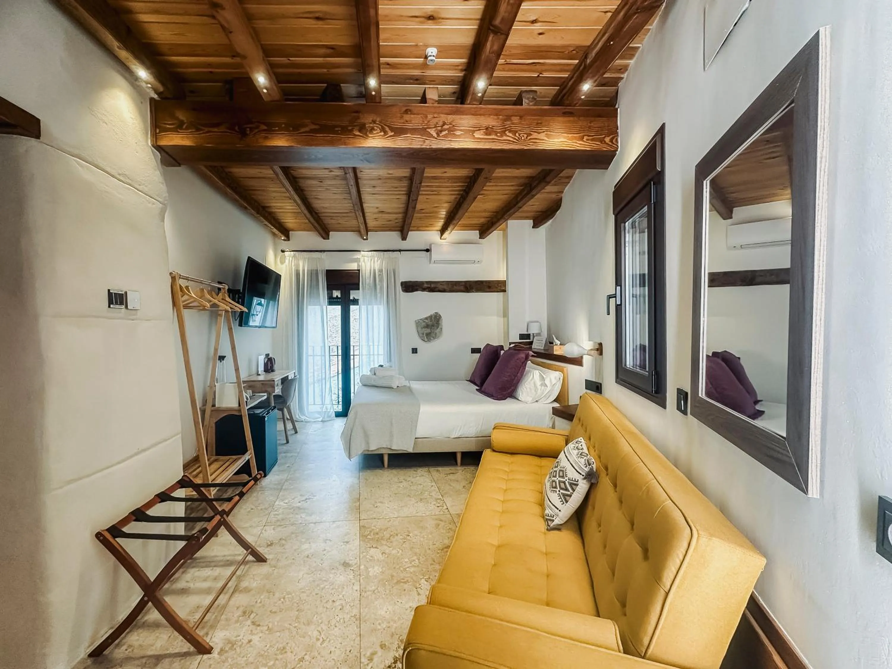 Bed in Hotel Boutique Poeta Jorge Manrique