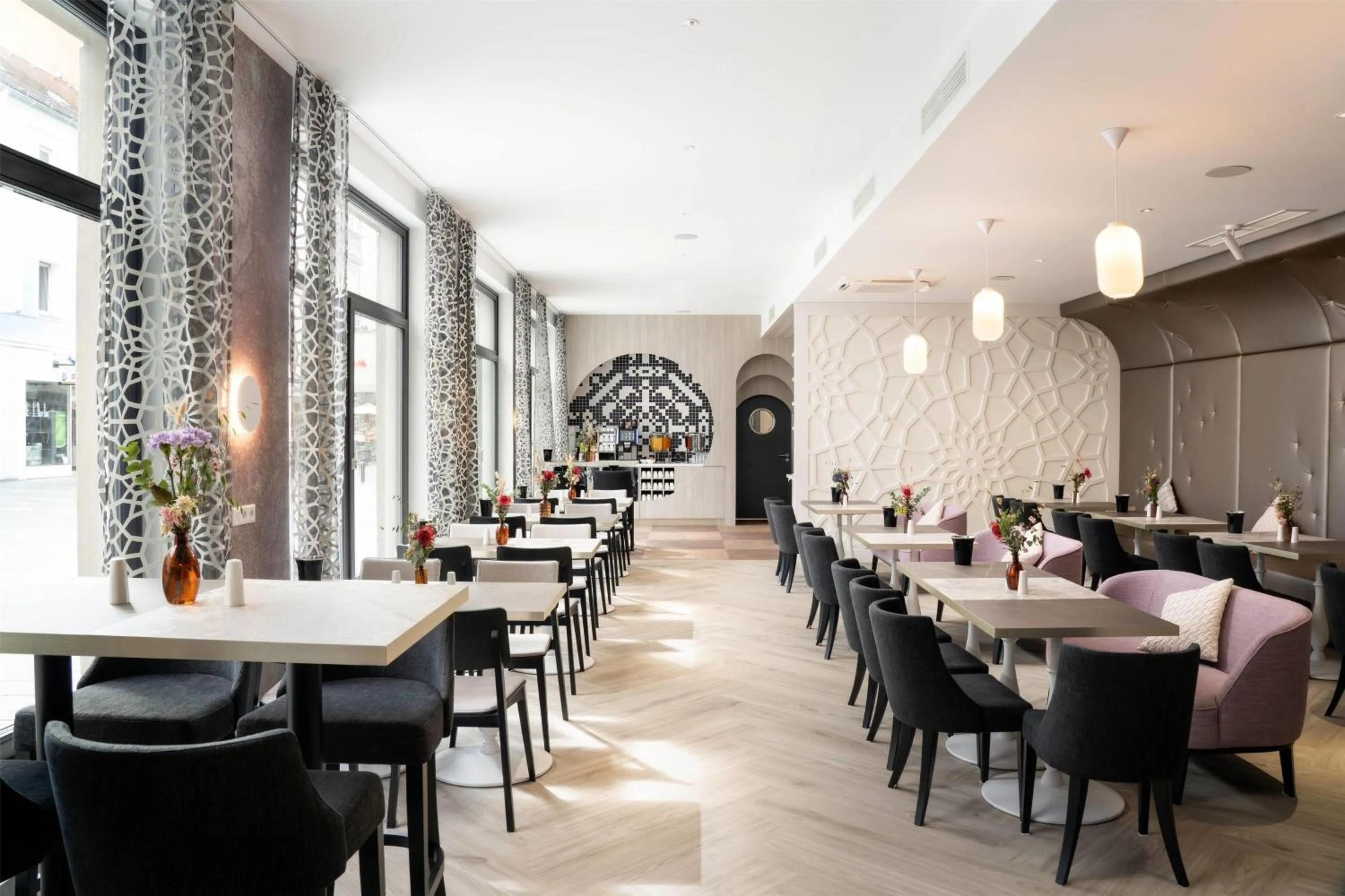 Restaurant/places to eat in elaya hotel regensburg city center, Trademark by Wyndham