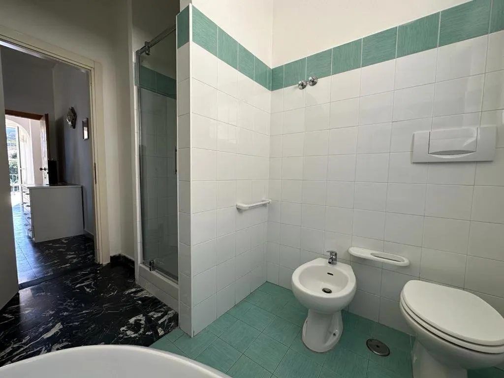 Shower in Villa dei Sogni - Aparthotel Ischia Ponte