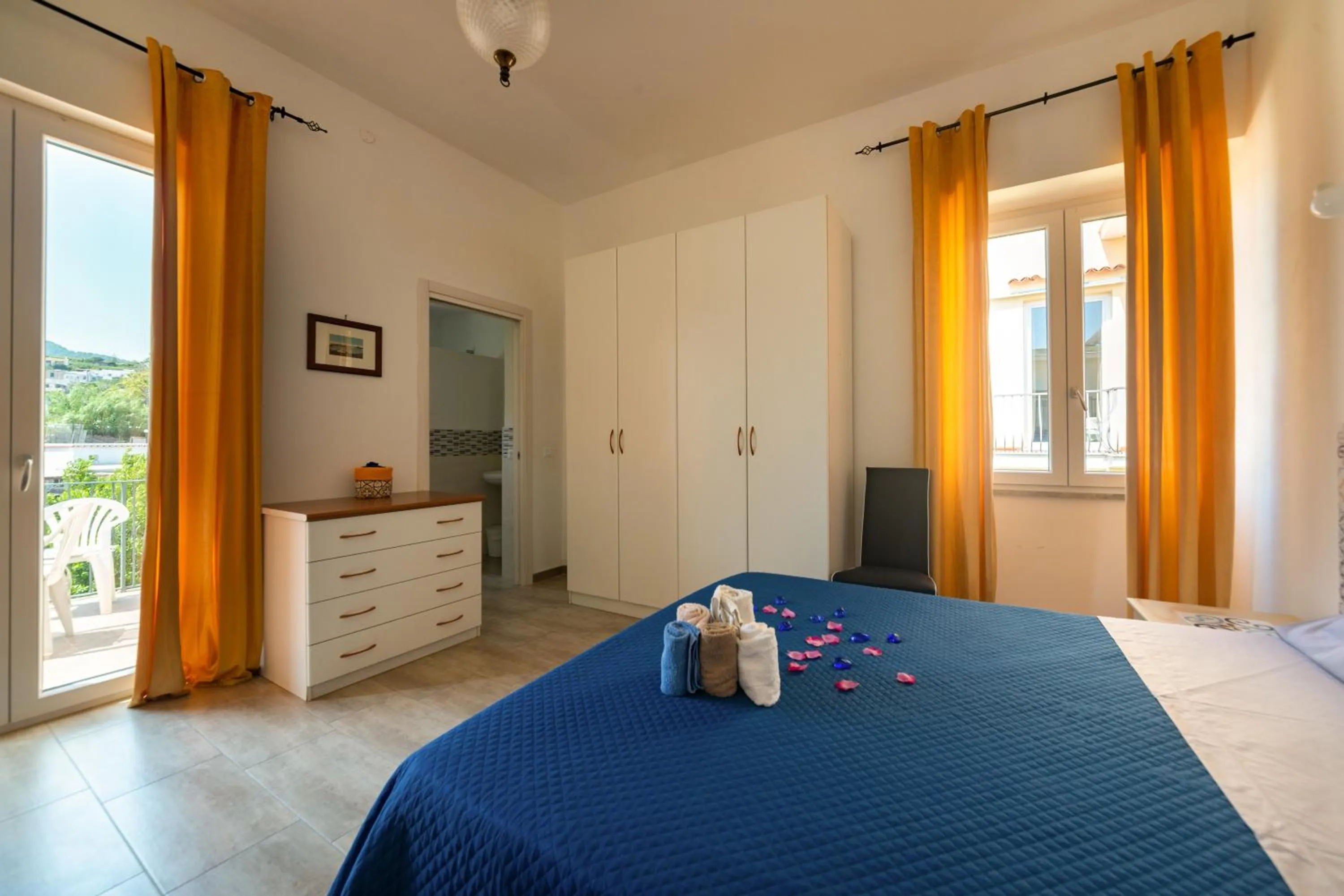 Photo of the whole room, Bed in Villa dei Sogni - Aparthotel Ischia Ponte