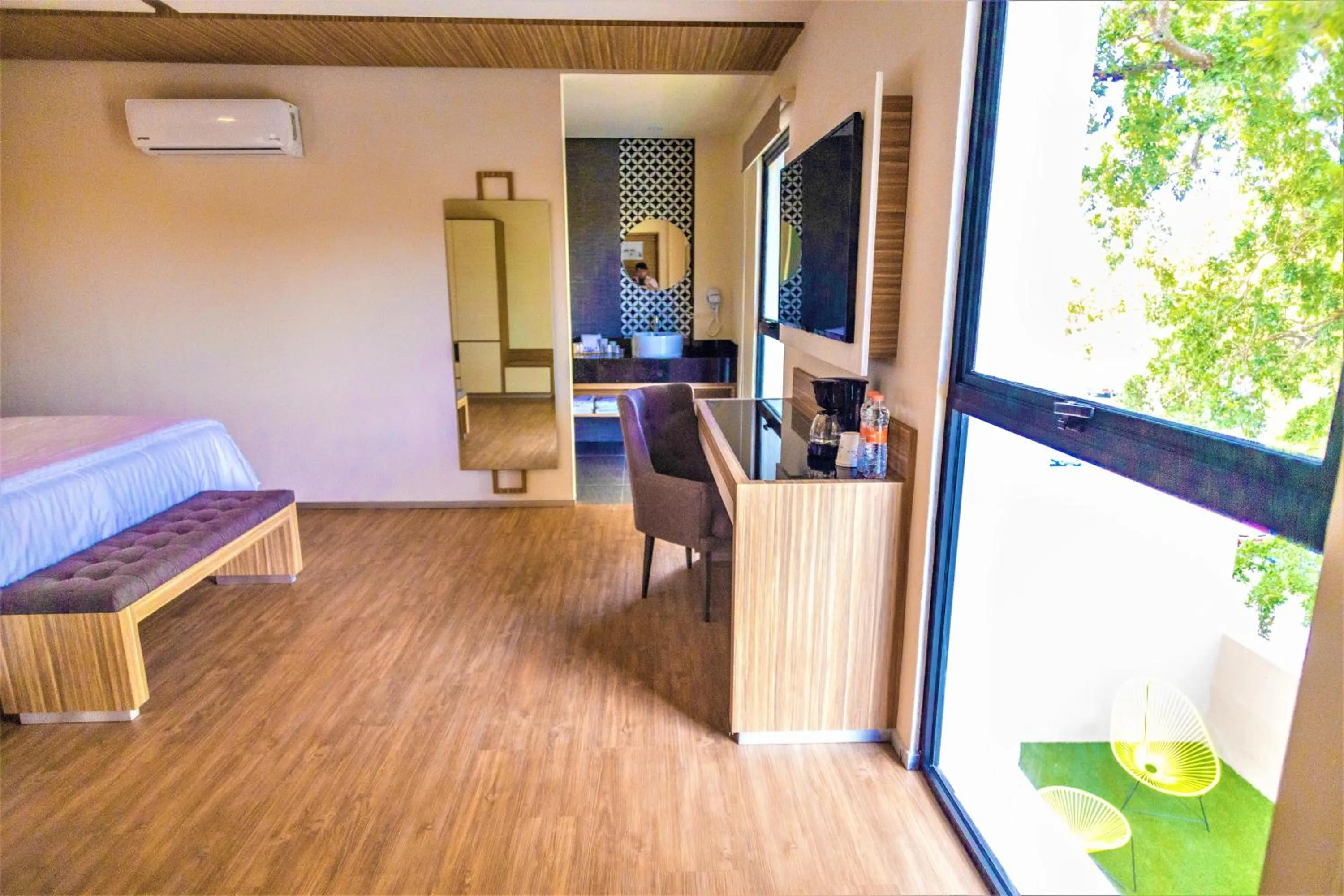 Photo of the whole room, Bed in Hotel Plaza by Kavia