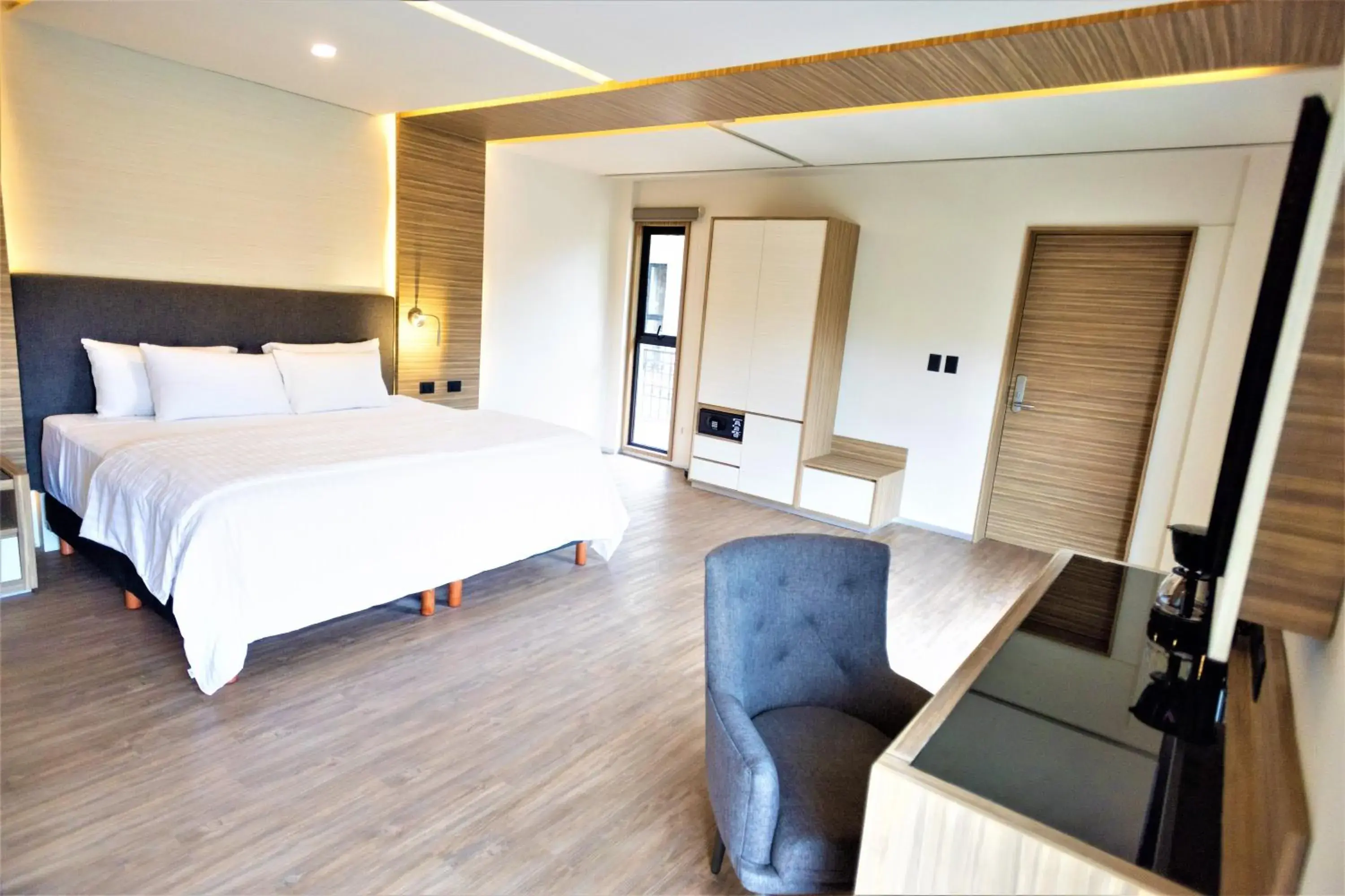 Superior King Room in Hotel Plaza by Kavia Superior King Room in Hotel Plaza by Kavia