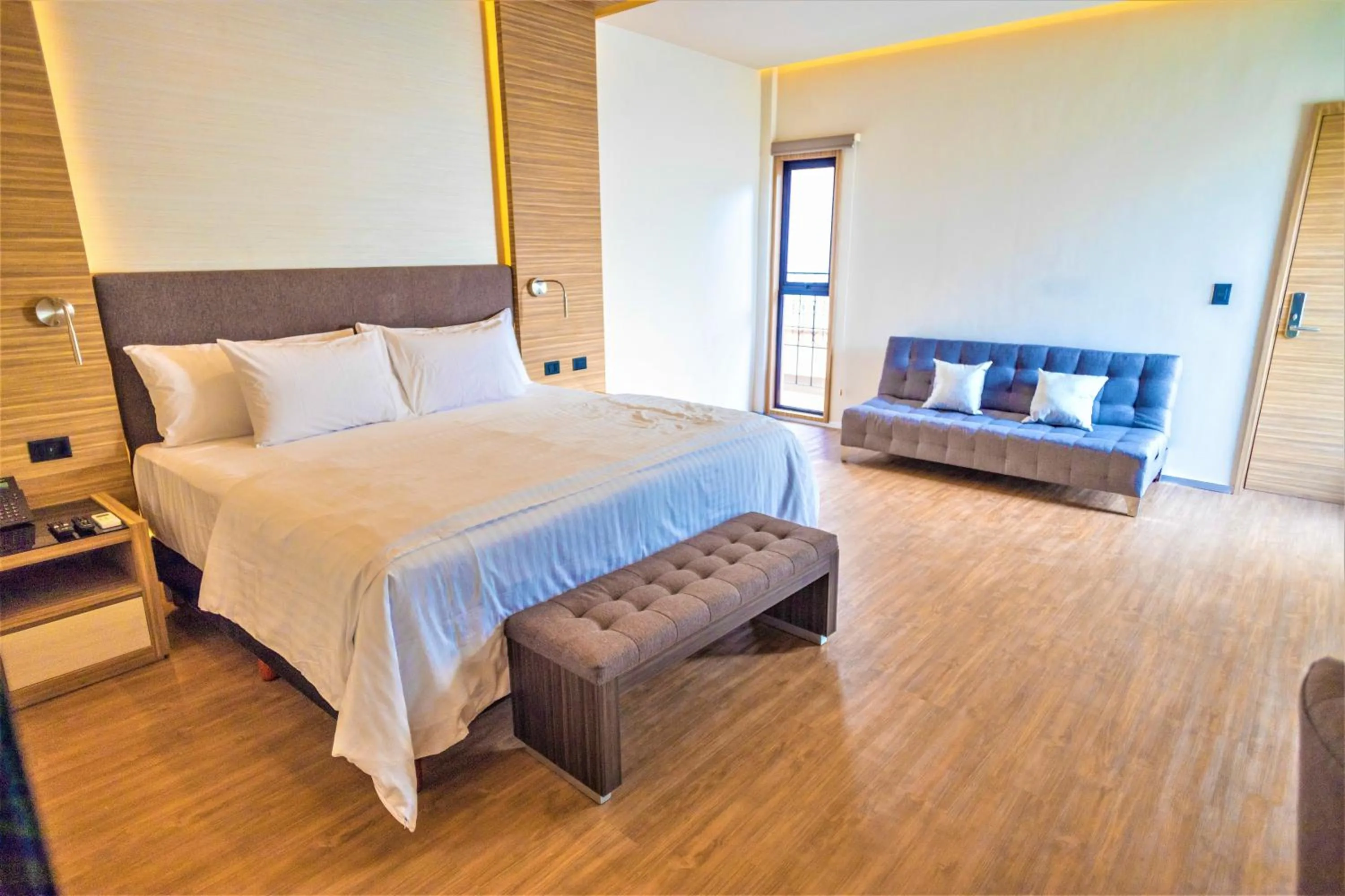 Bed in Hotel Plaza by Kavia