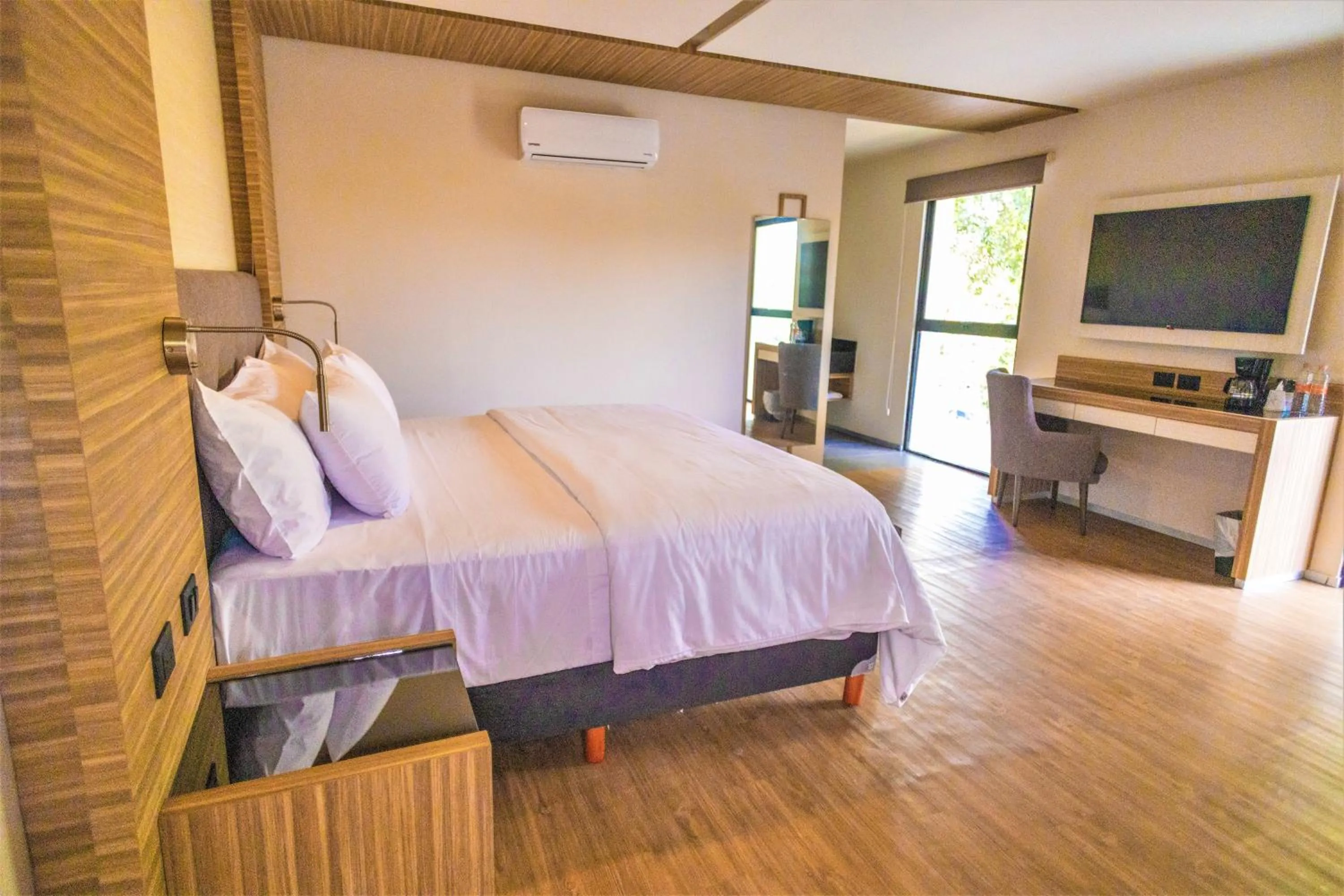 Bed in Hotel Plaza by Kavia