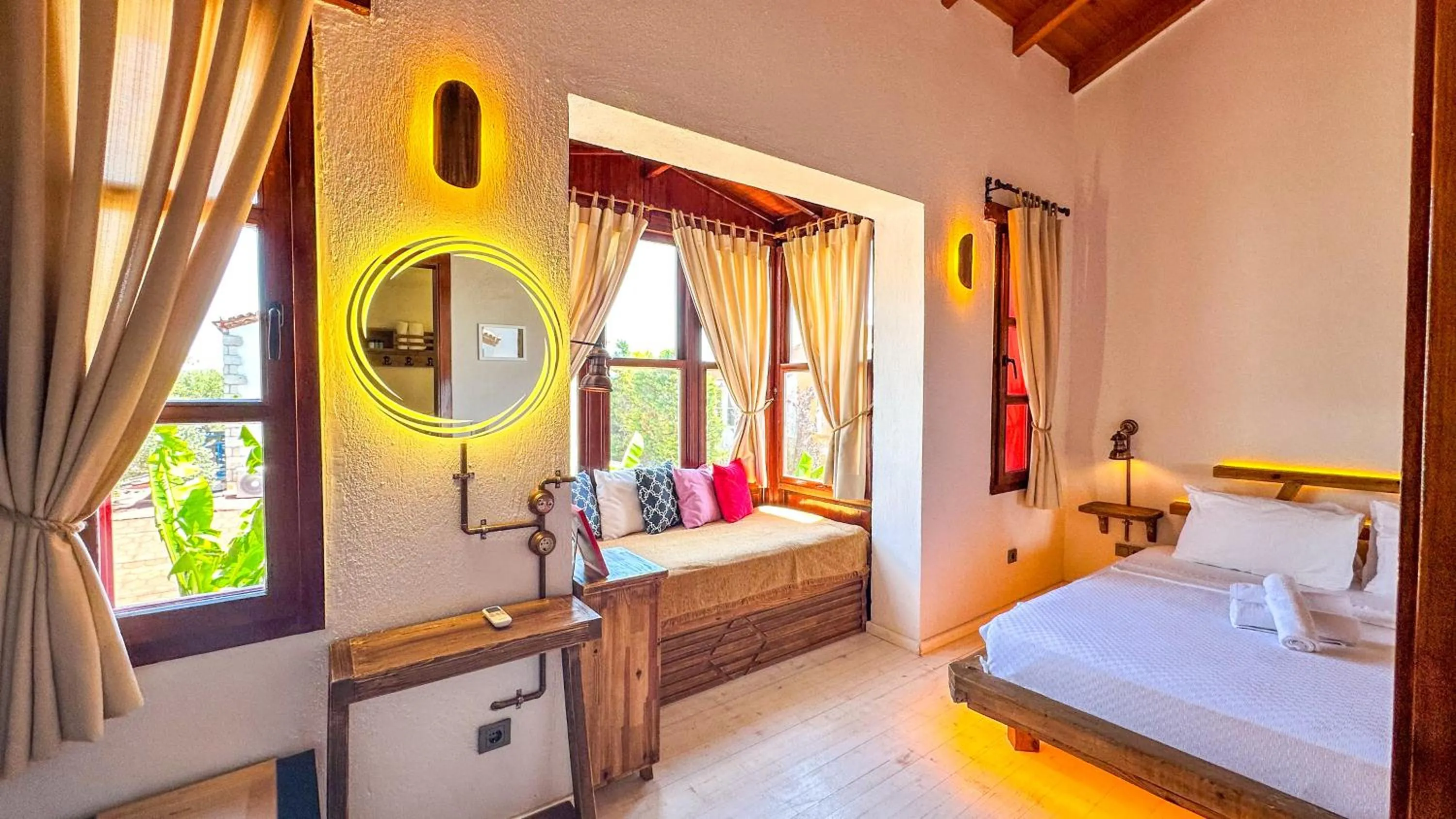 Photo of the whole room in Banana Alaçatı Food & Stay - Adults Only