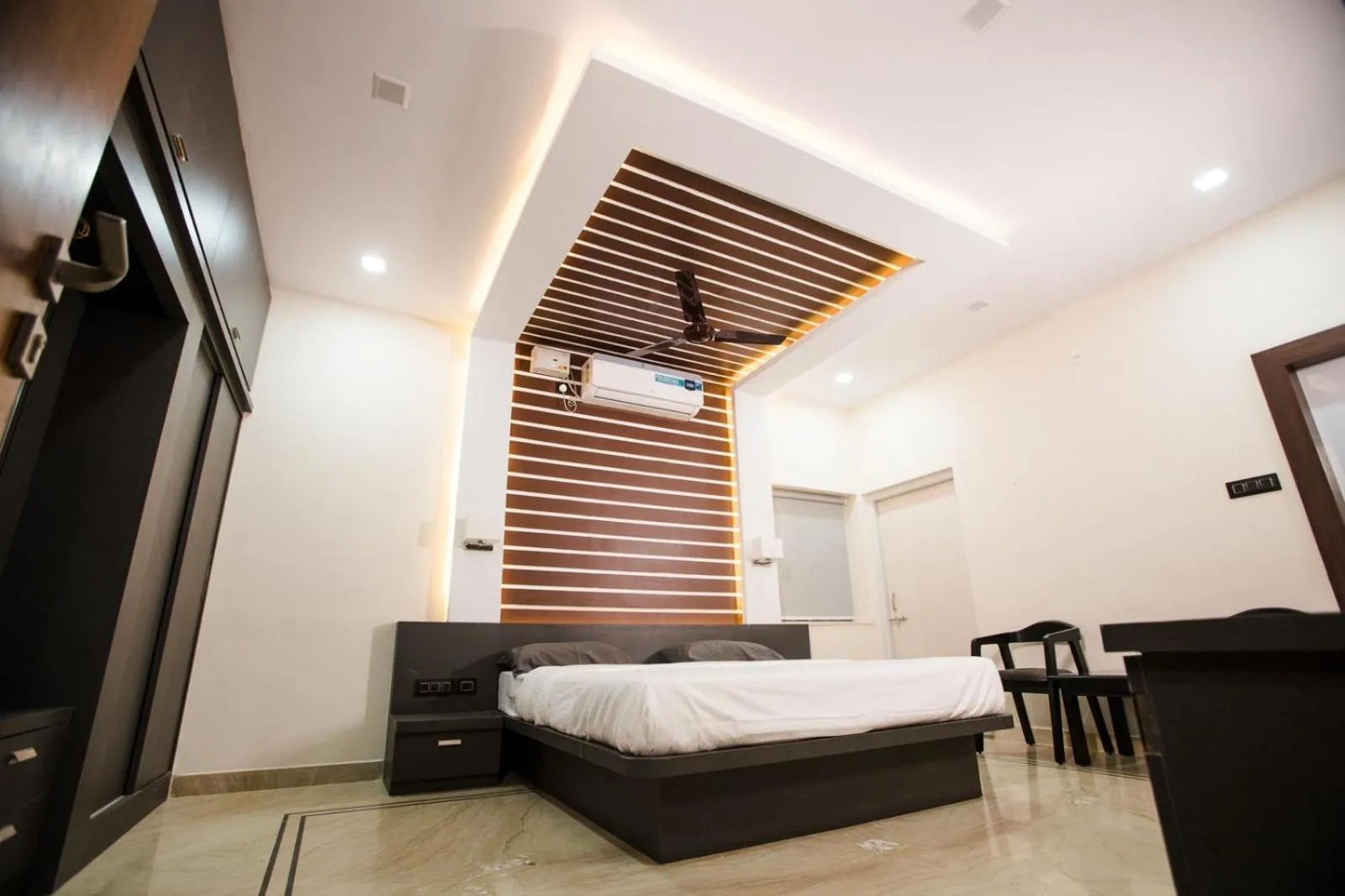 Bedroom, Bed in MUSHROOMS