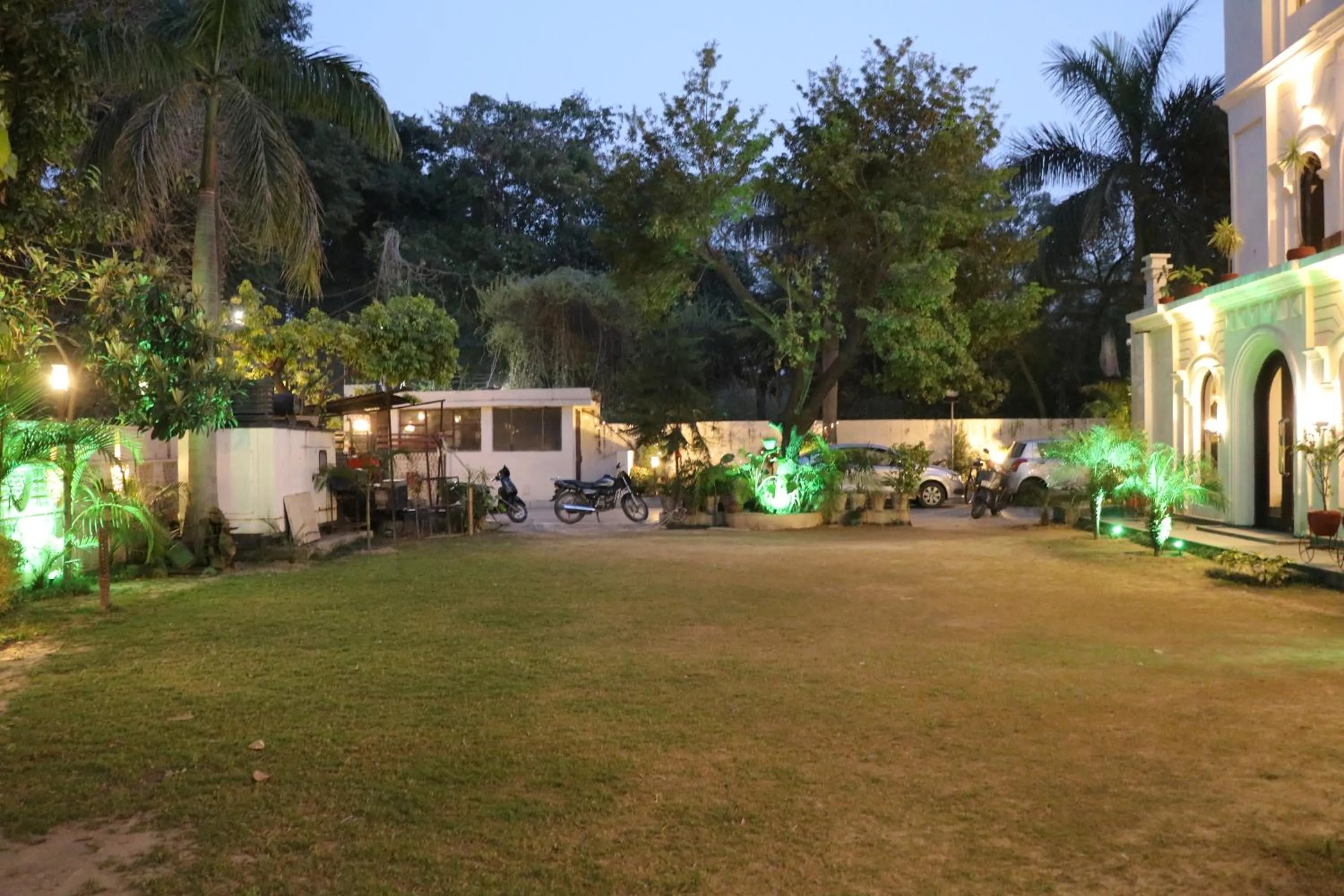 Garden in Hotel Pushap Palace