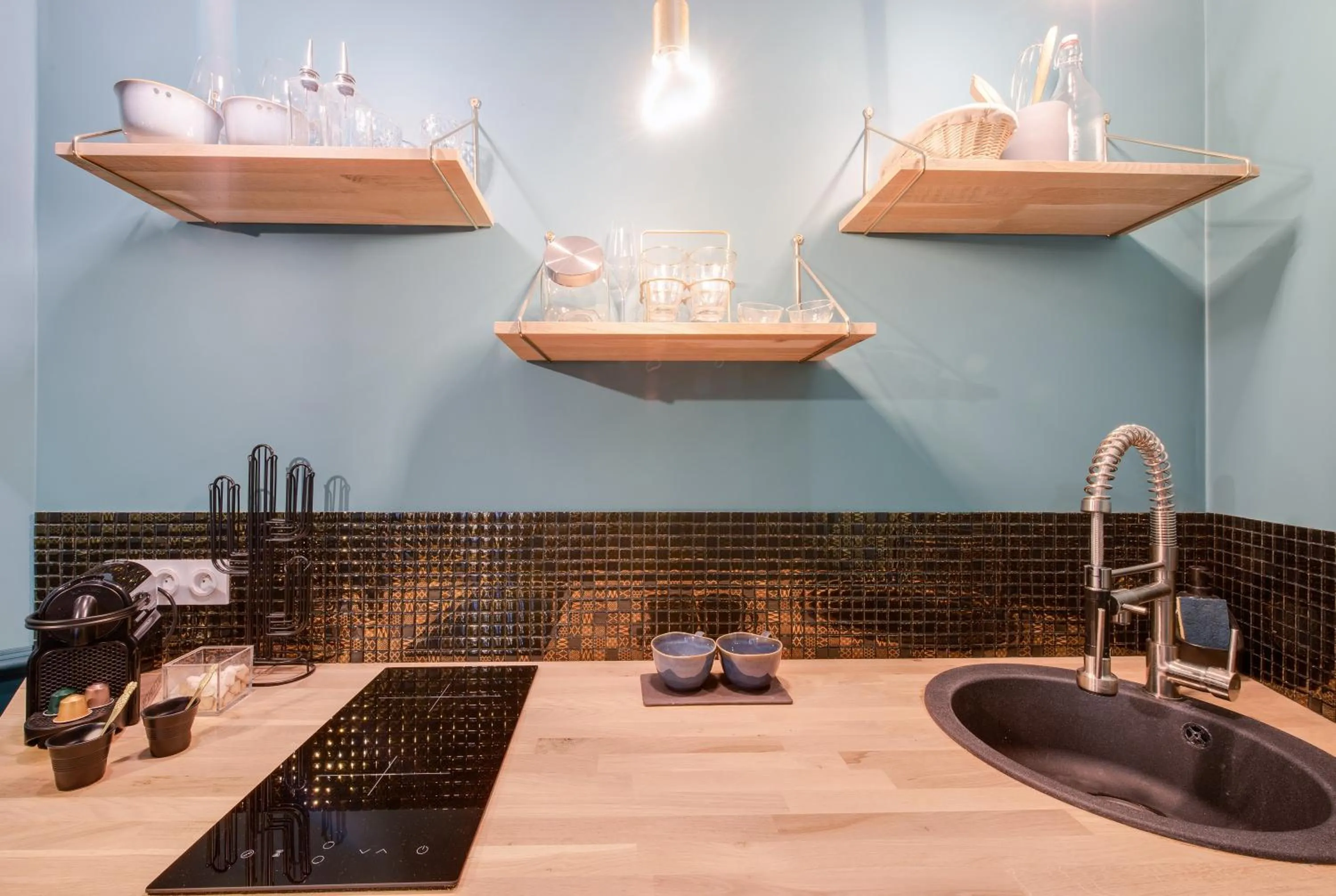 Kitchen or kitchenette in The Charming Trocadero Eiffel Tower