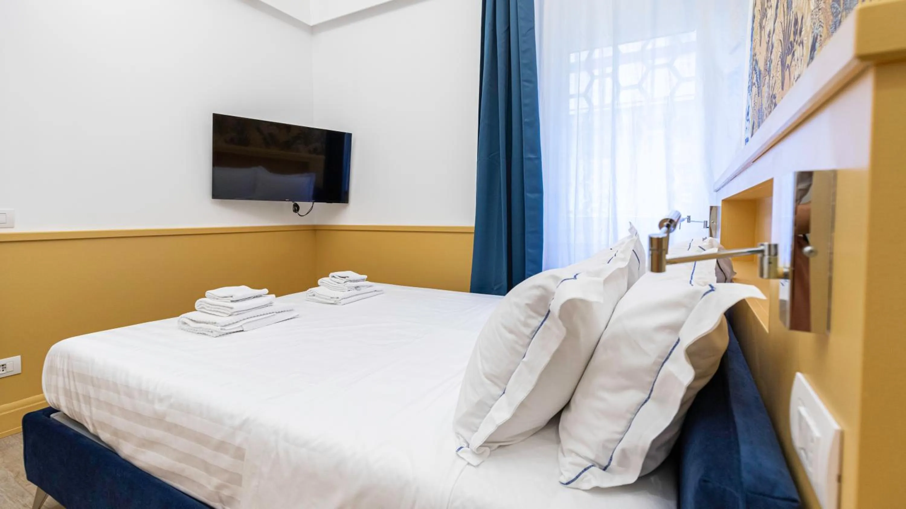 Bed in Italianway Collection - Corso Venezia 7