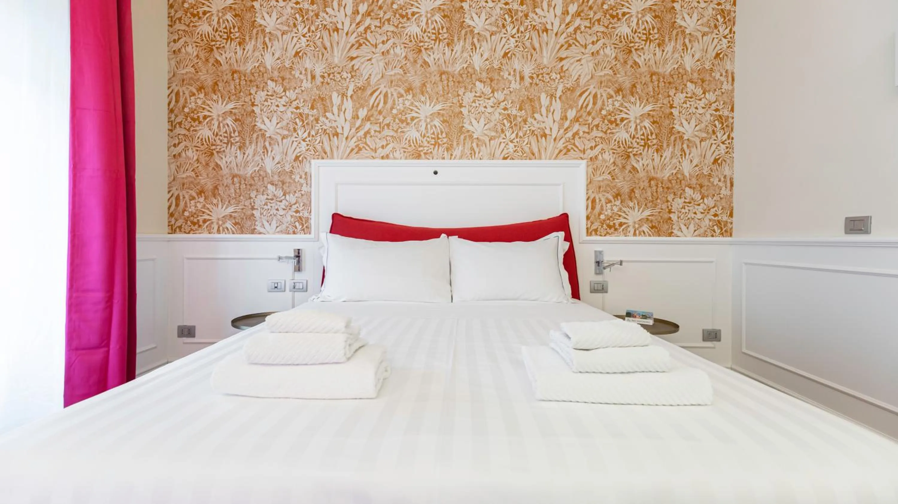 Bed in Italianway Collection - Corso Venezia 7