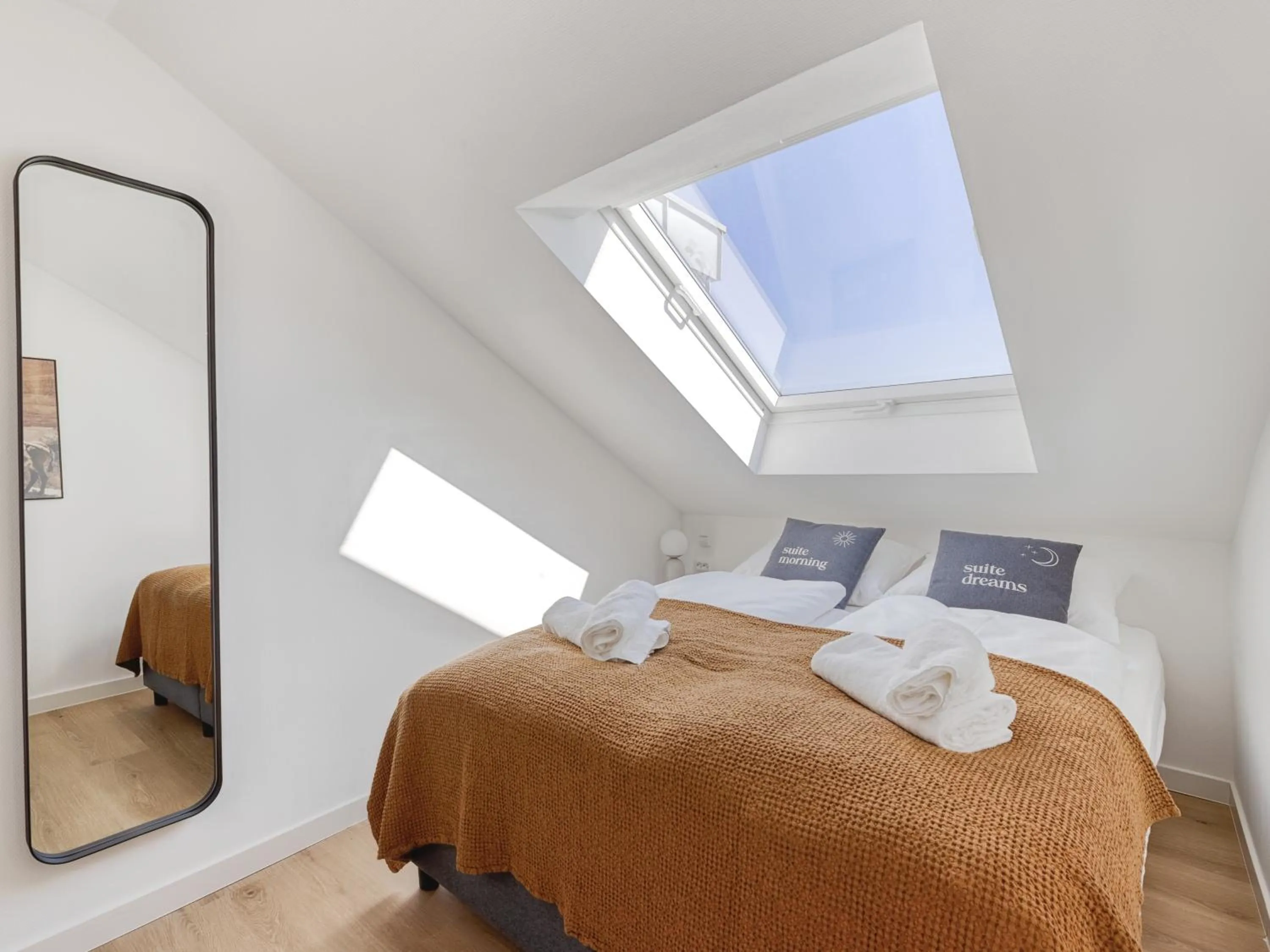 Bed in Limehome Aalen Reichsstädter Str