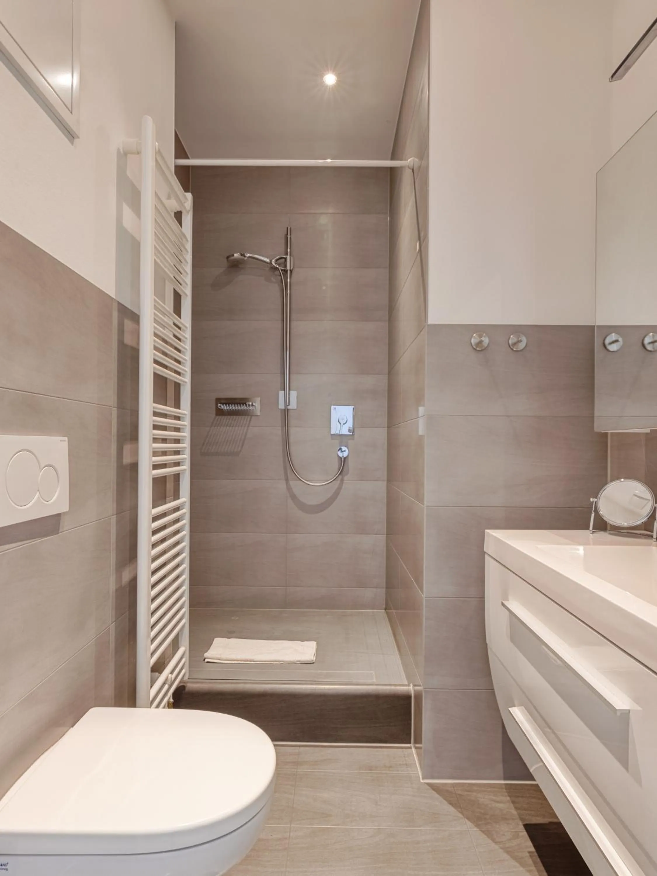 Shower in Limehome Aalen Reichsstädter Str