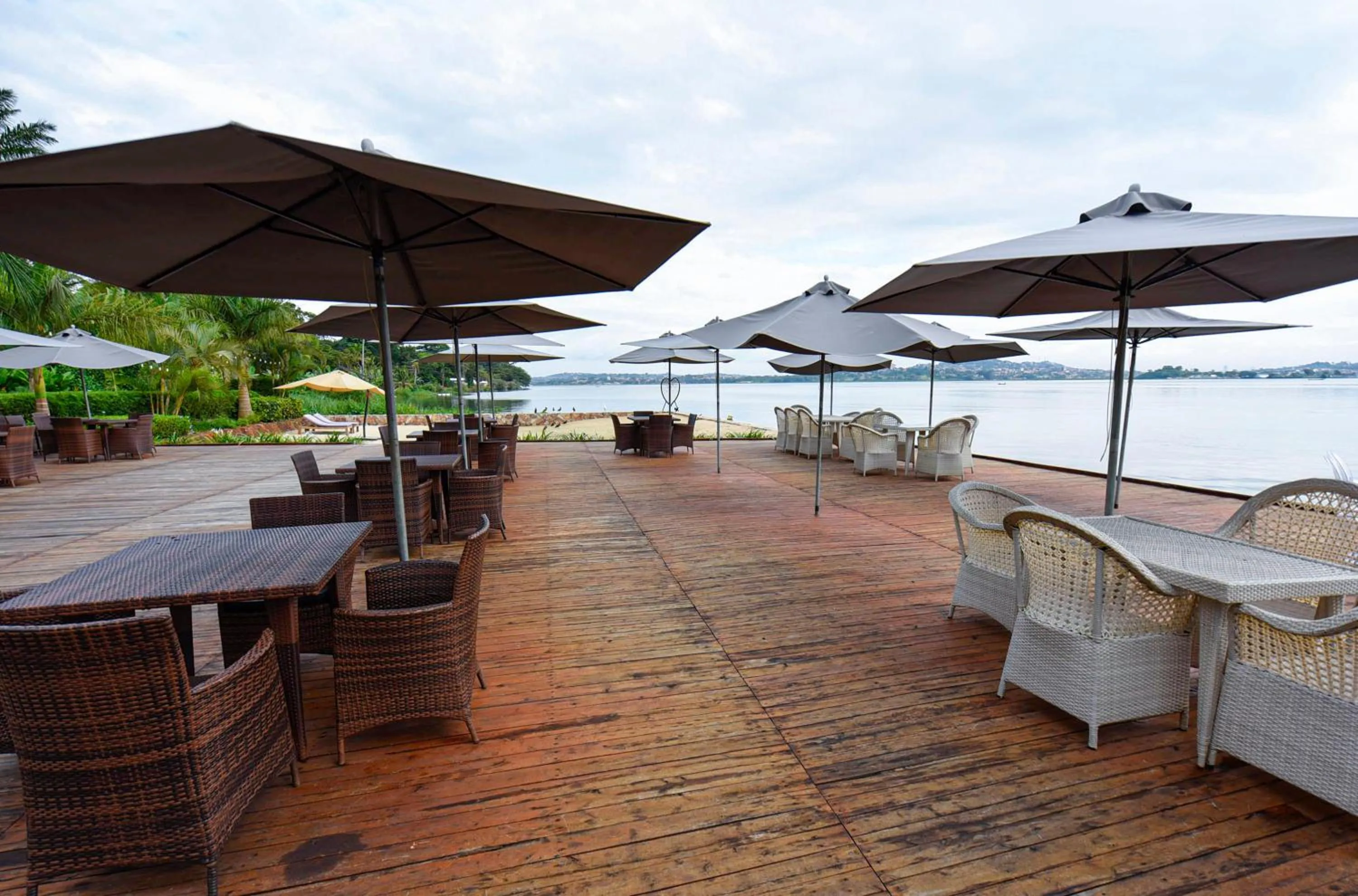 Restaurant/places to eat in Divine Resort & Spa