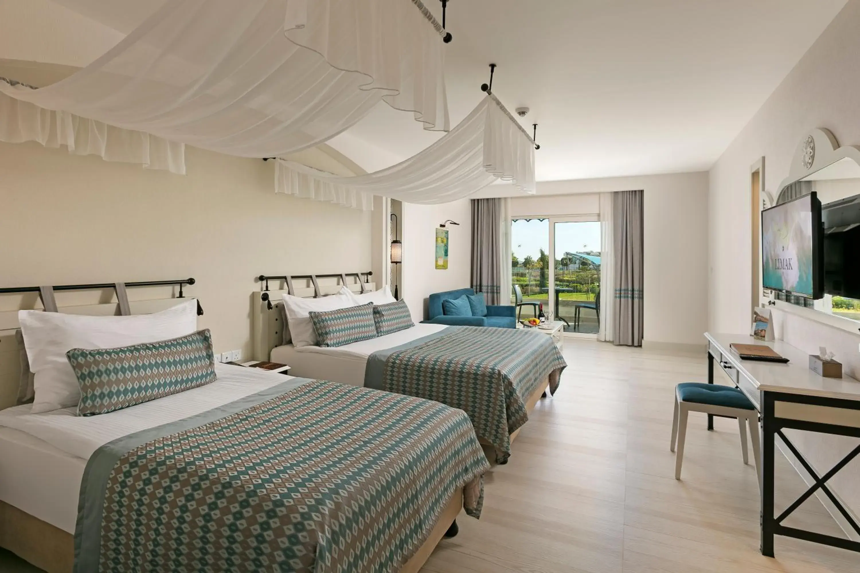 Standard Triple Room in Limak Cyprus Deluxe Hotel Standard Triple Room in Limak Cyprus Deluxe Hotel