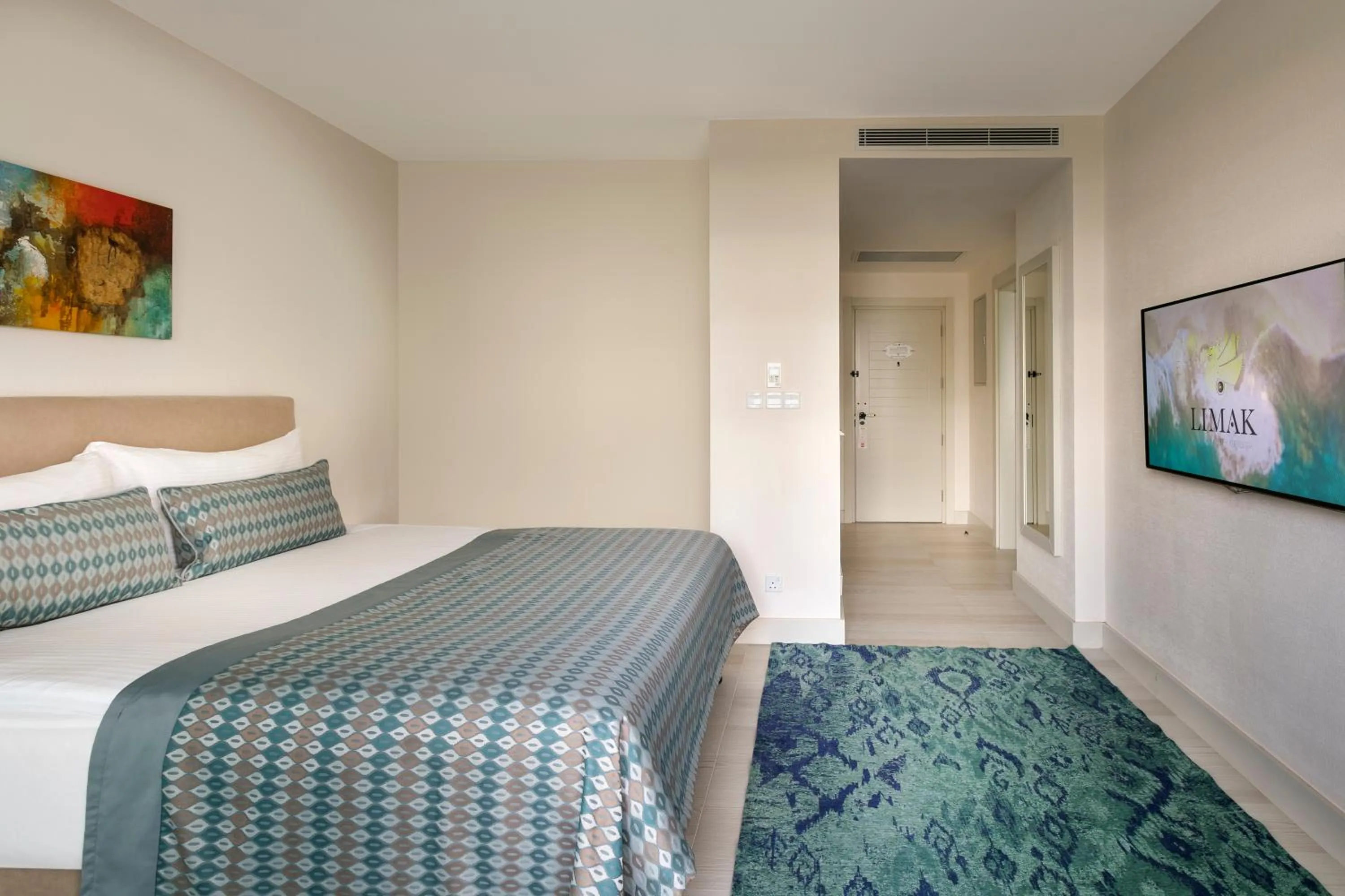 Bedroom, Bed in Limak Cyprus Deluxe Hotel