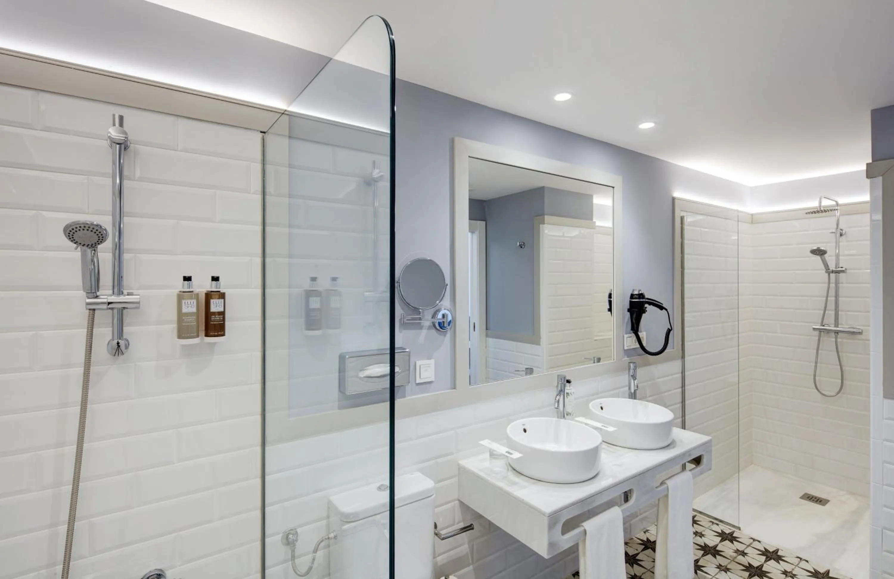 Bathroom in Sercotel Granada Suites