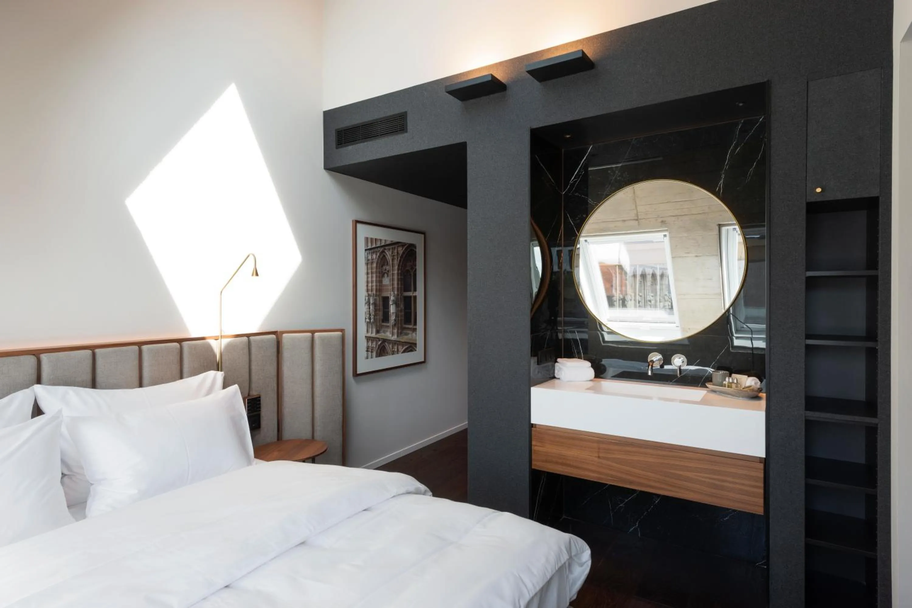 Photo of the whole room, Bed in Legend Hotel