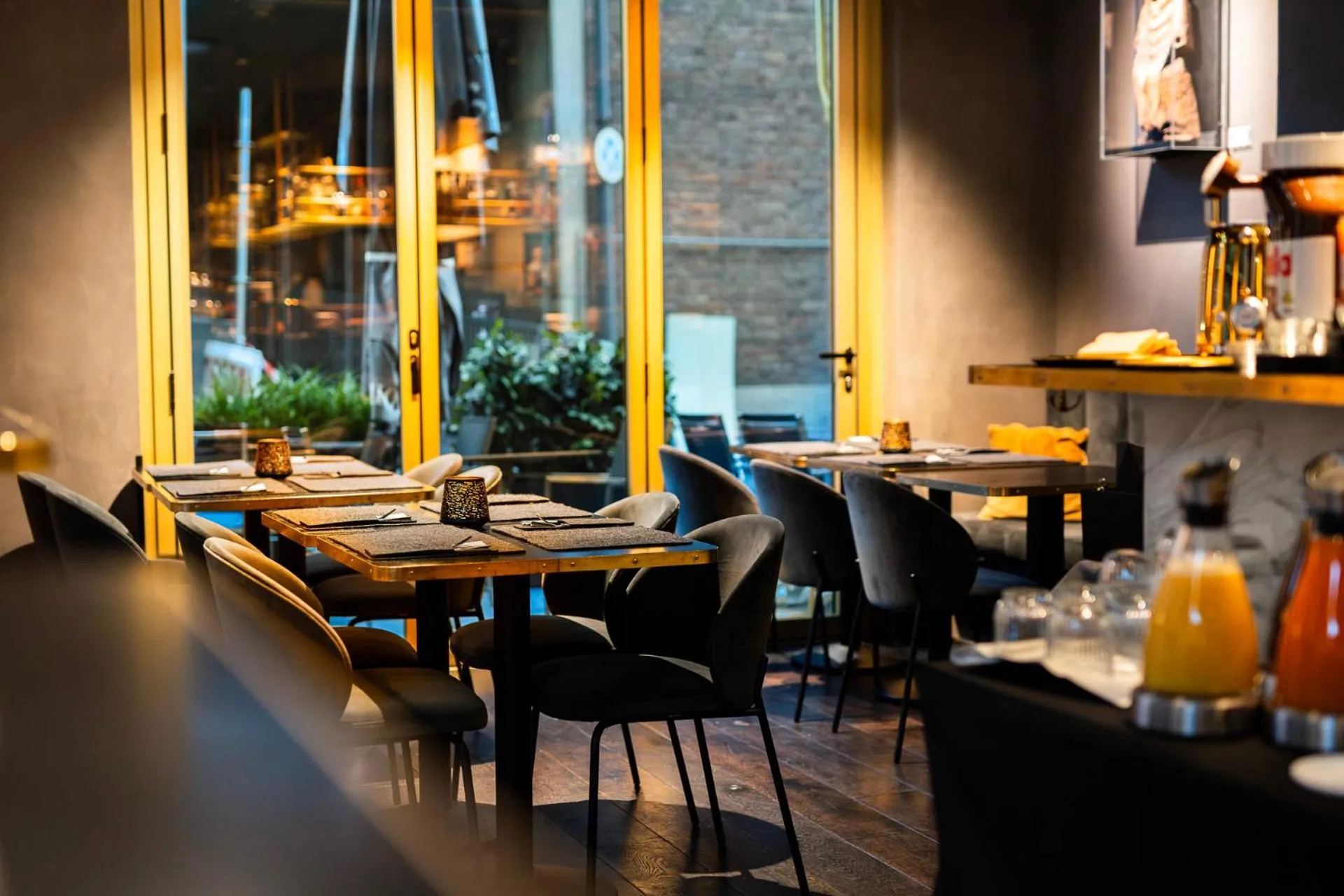 Breakfast in Legend Hotel