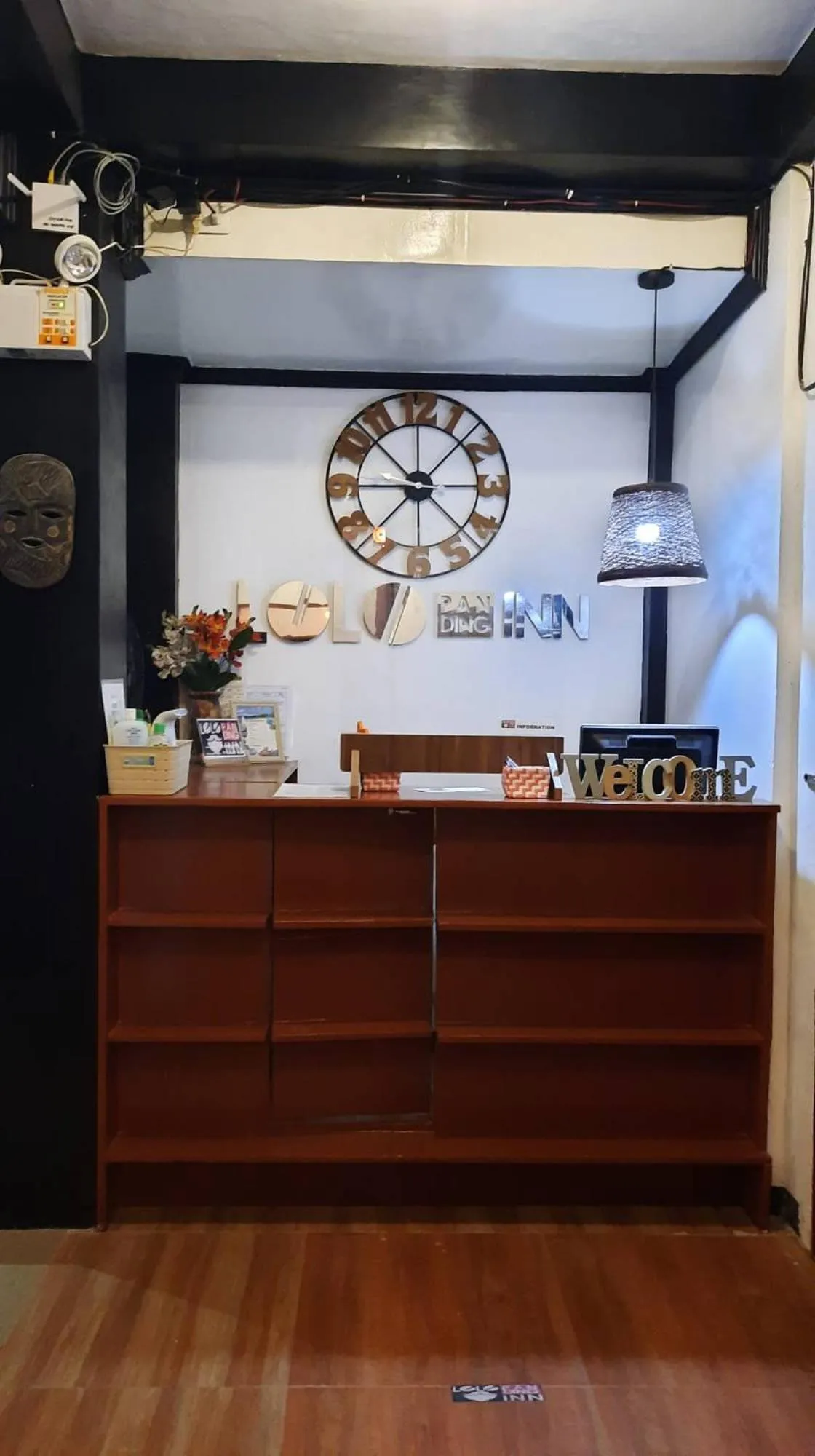 Property building in Lolo Panding Inn