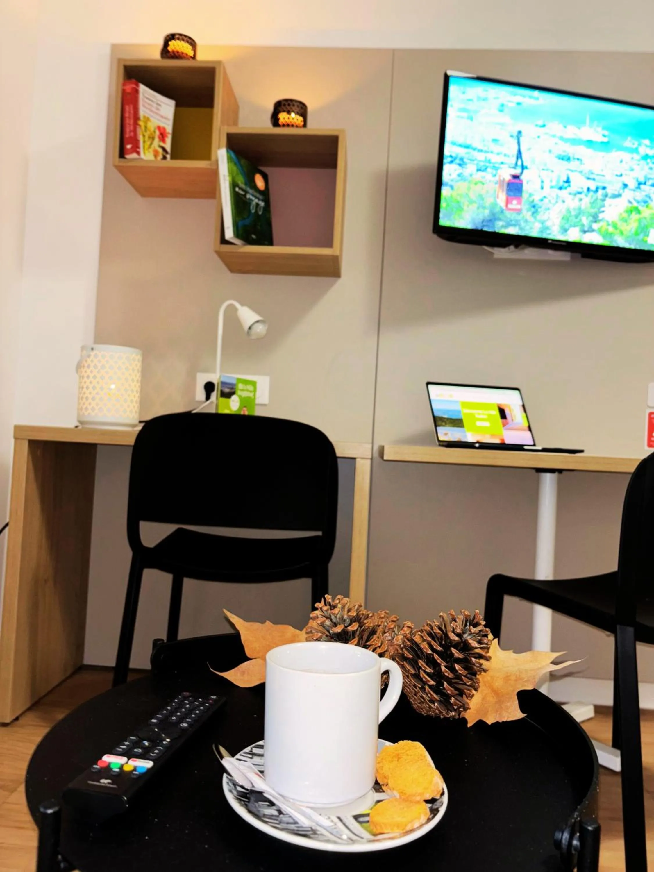 TV and multimedia in Apparthotel Privilodges Toulon