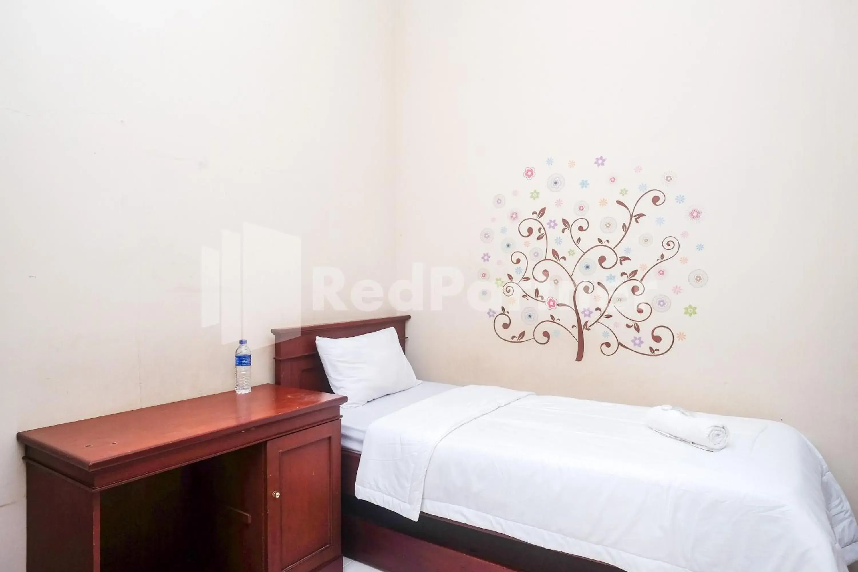Single Room - single occupancy in Griya Fatima Mitra RedDoorz near UGM Single Room - single occupancy in Griya Fatima Mitra RedDoorz near UGM